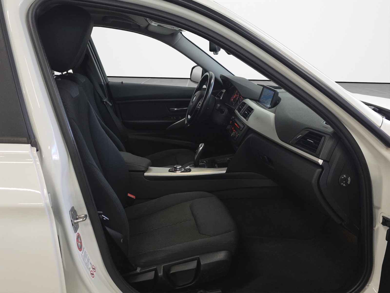 BMW 320i Touring Sport Line Steptronic-image-13