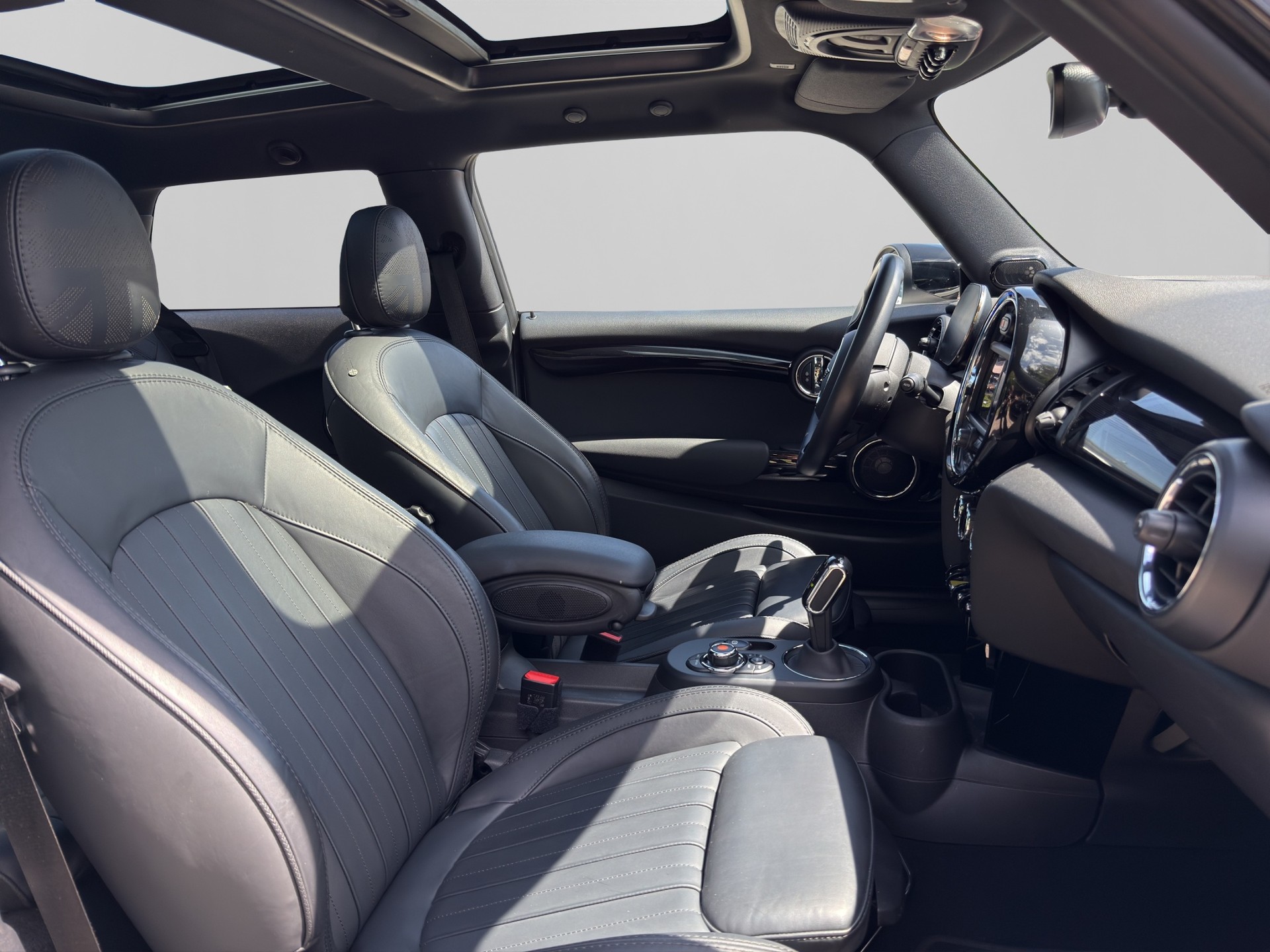 MINI F56 Cooper SE-image-11