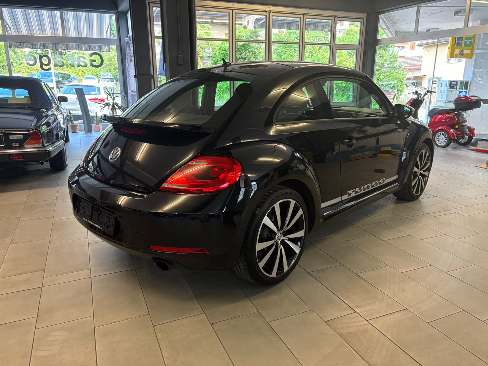 VW Beetle 2.0 TSI Sport DSG-image-2