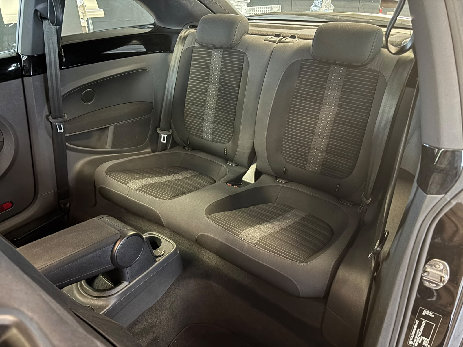VW Beetle 2.0 TSI Sport DSG-image-9