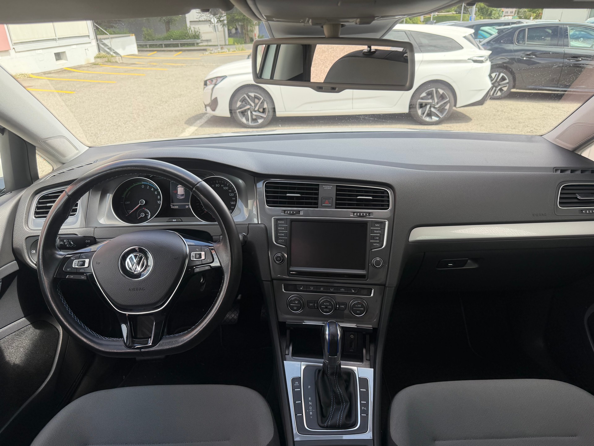 VW e-Golf-image-11