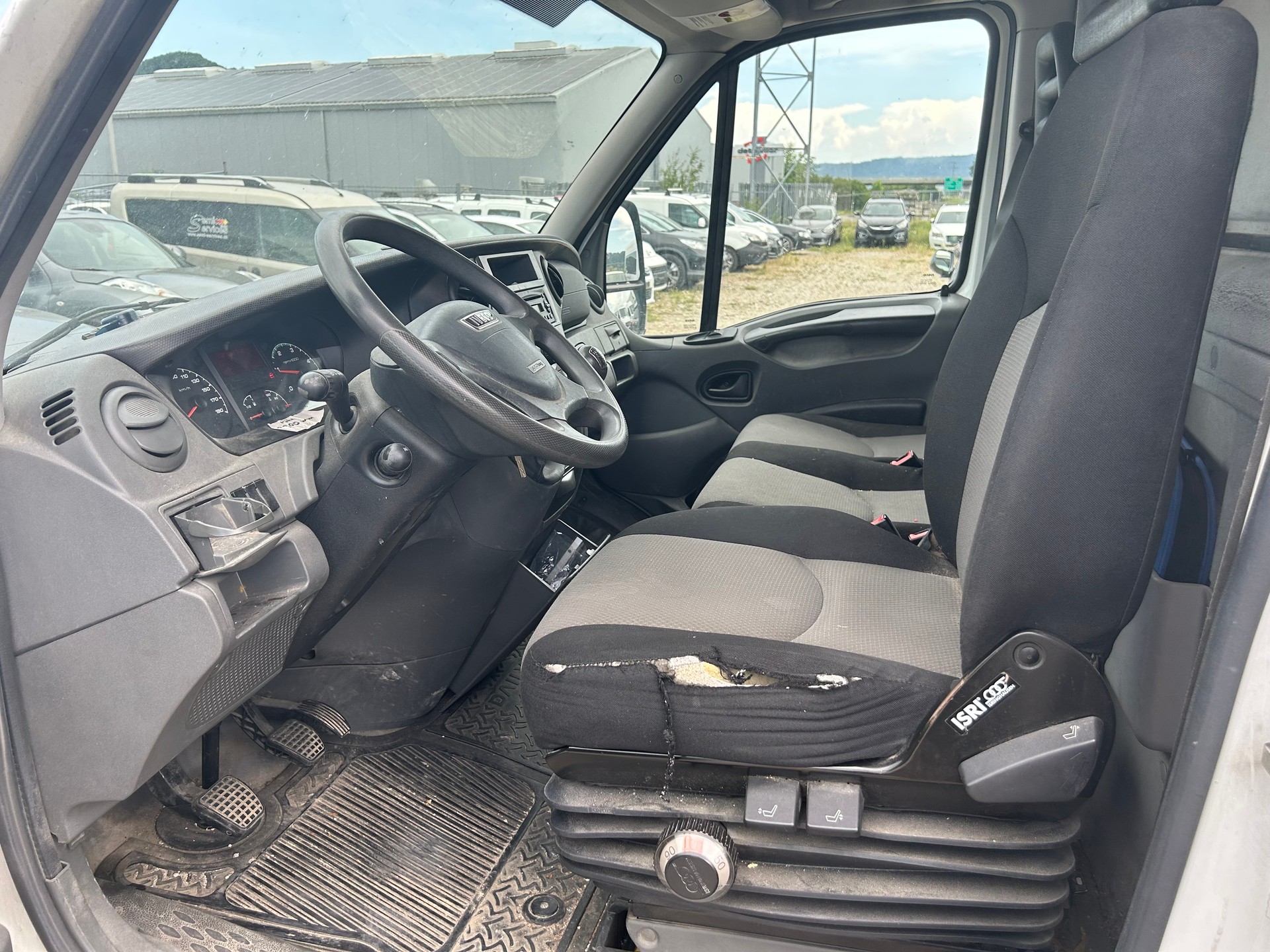 IVECO 35 S 15-image-9