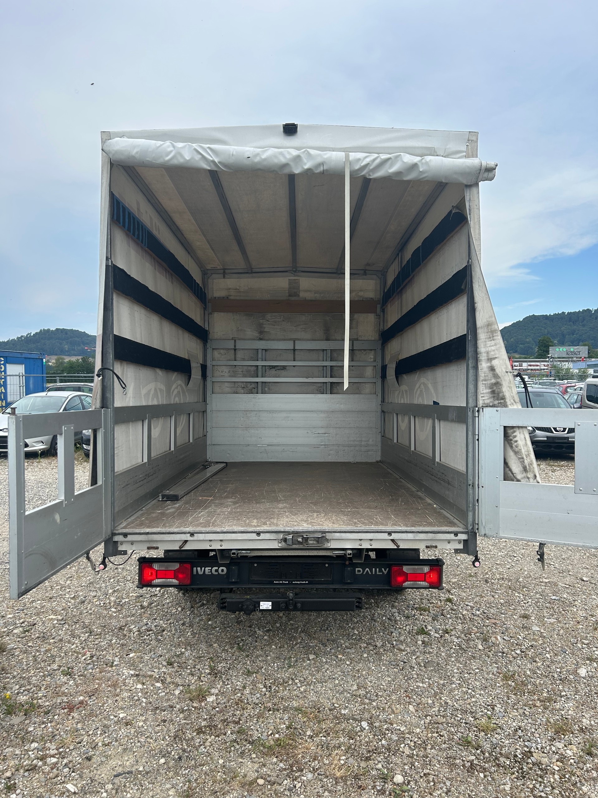 IVECO 35 S 15-image-11