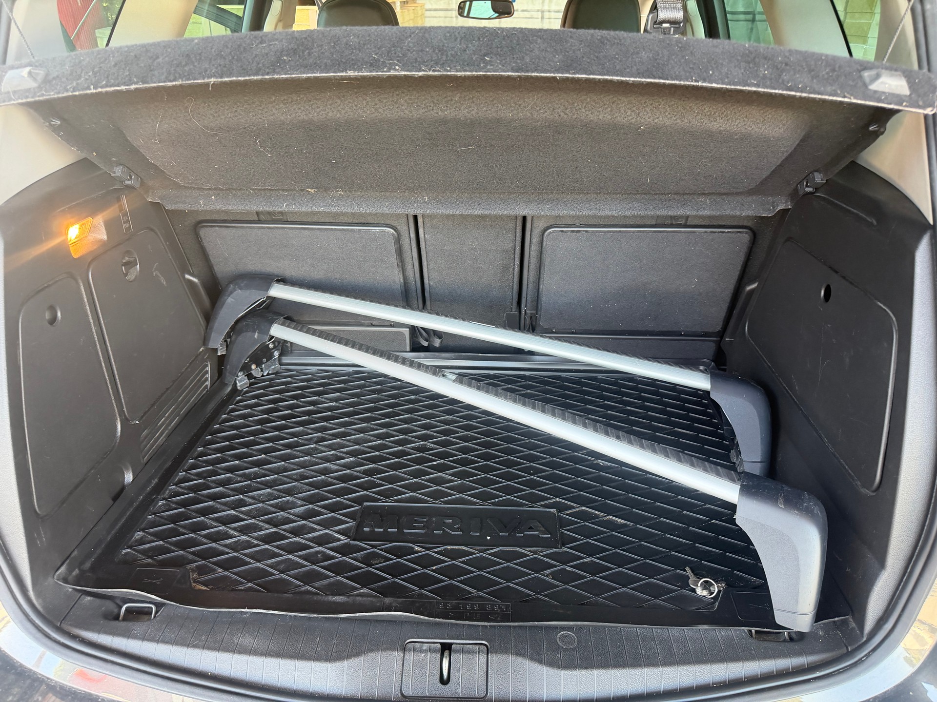 OPEL Meriva 1.4 Turbo Cosmo-image-11