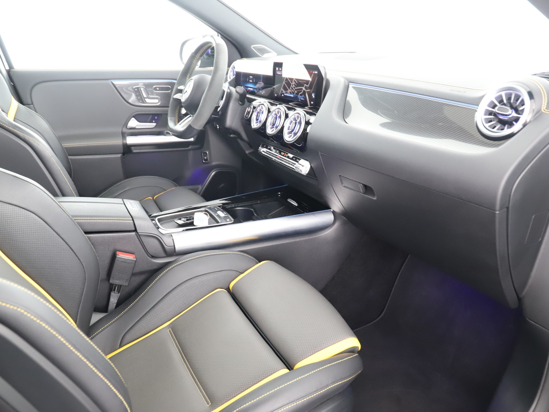 MERCEDES-BENZ GLA AMG 45 S 4M+8G-DCT-image-9