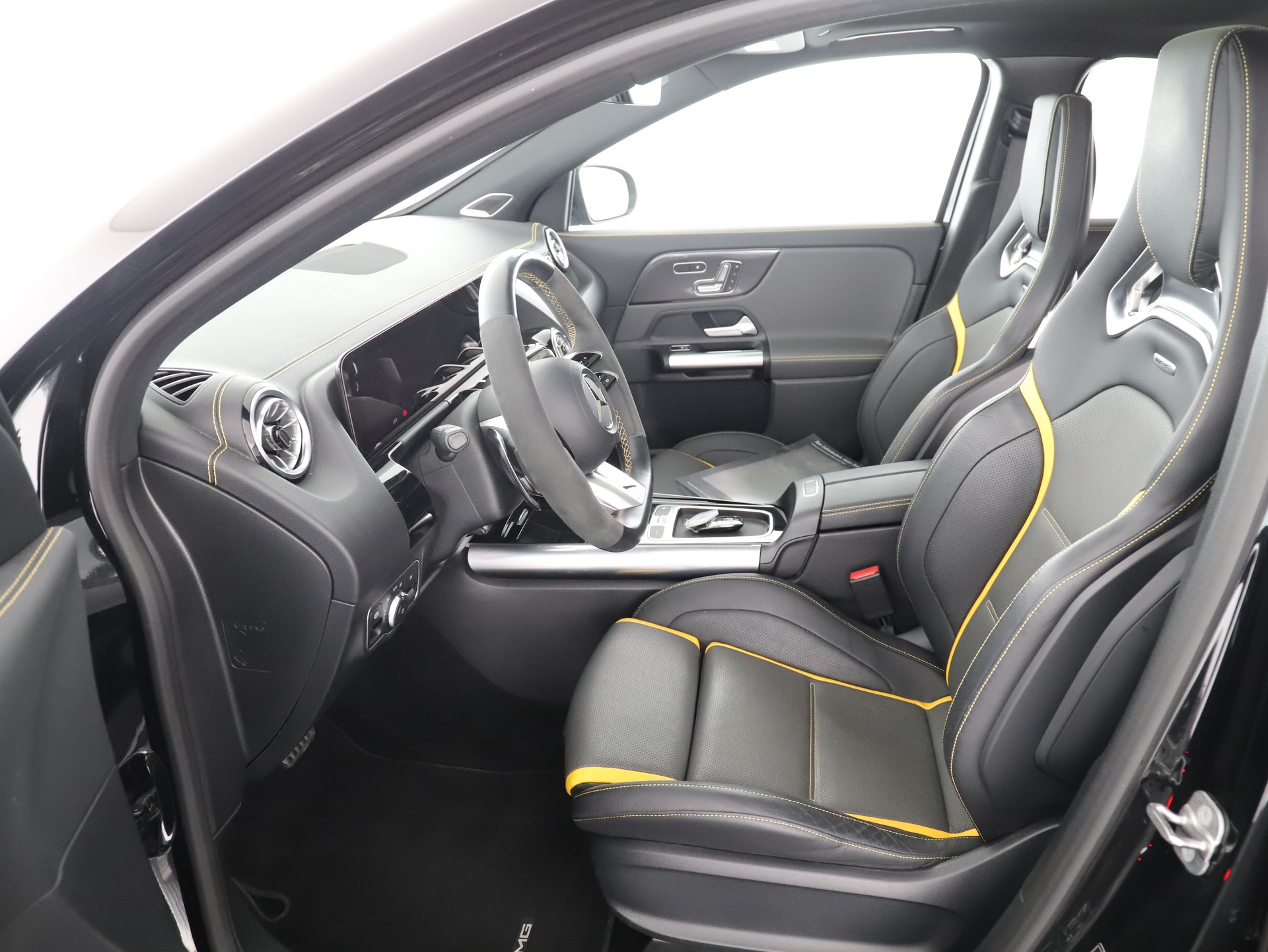 MERCEDES-BENZ GLA AMG 45 S 4M+8G-DCT-image-8