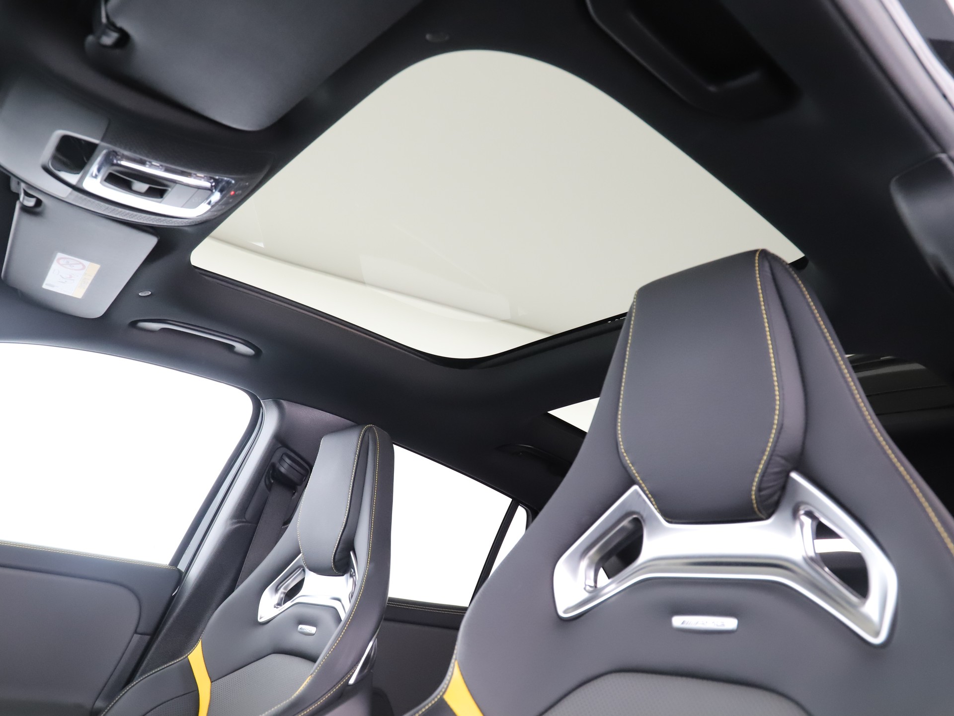 MERCEDES-BENZ GLA AMG 45 S 4M+8G-DCT-image-13