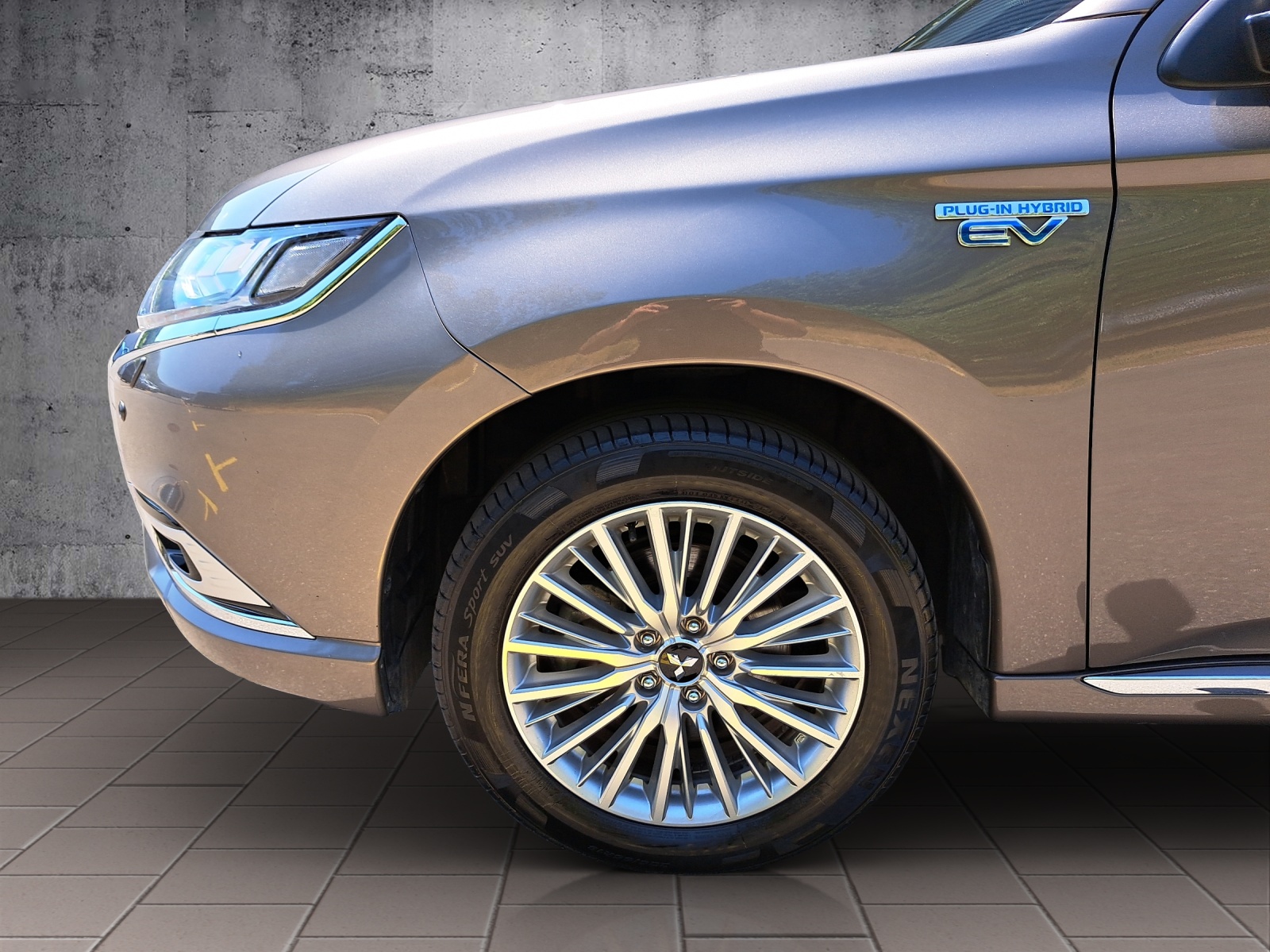 MITSUBISHI Outlander 2.4 PHEV Diamond-image-8