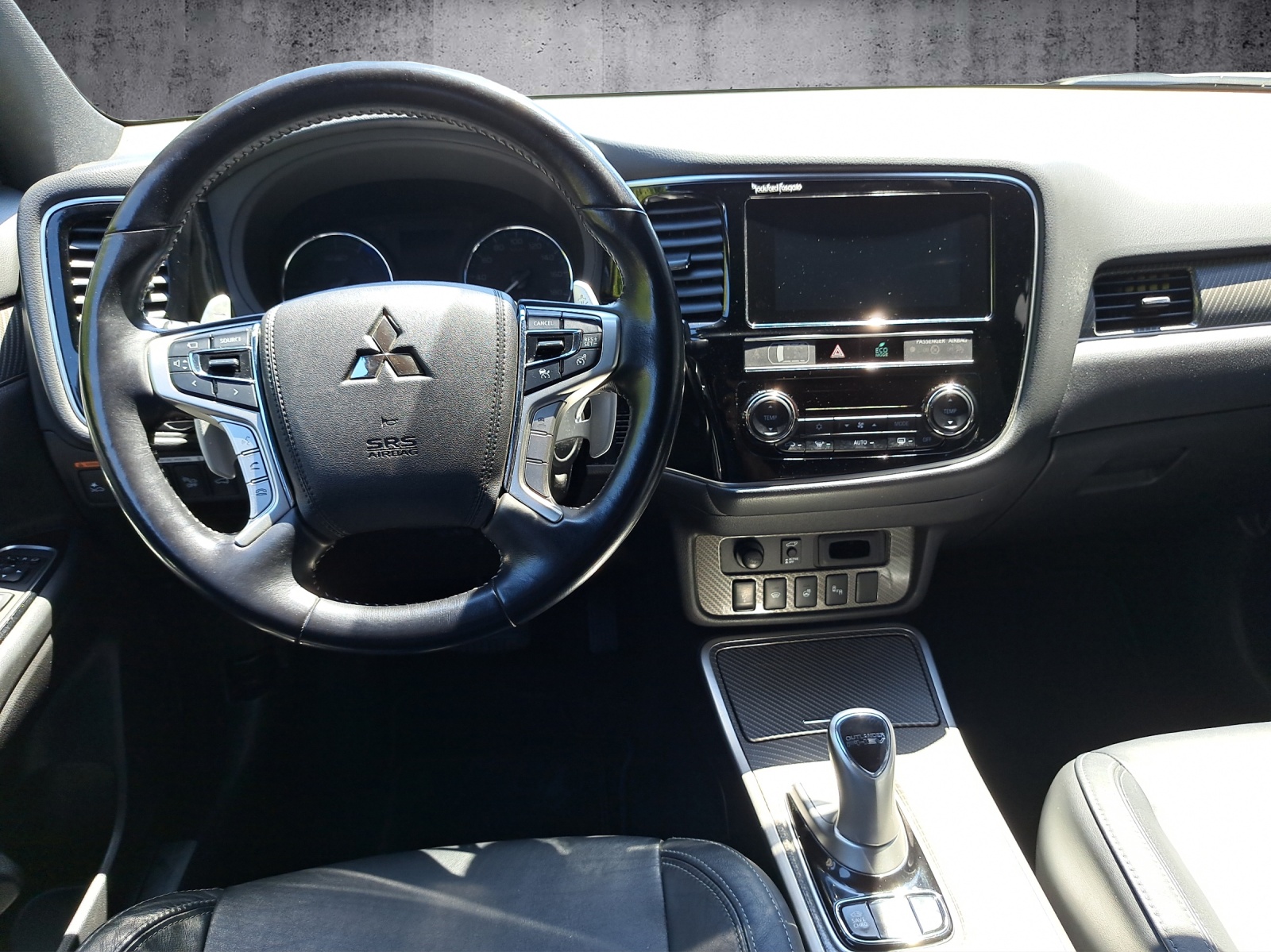 MITSUBISHI Outlander 2.4 PHEV Diamond-image-10