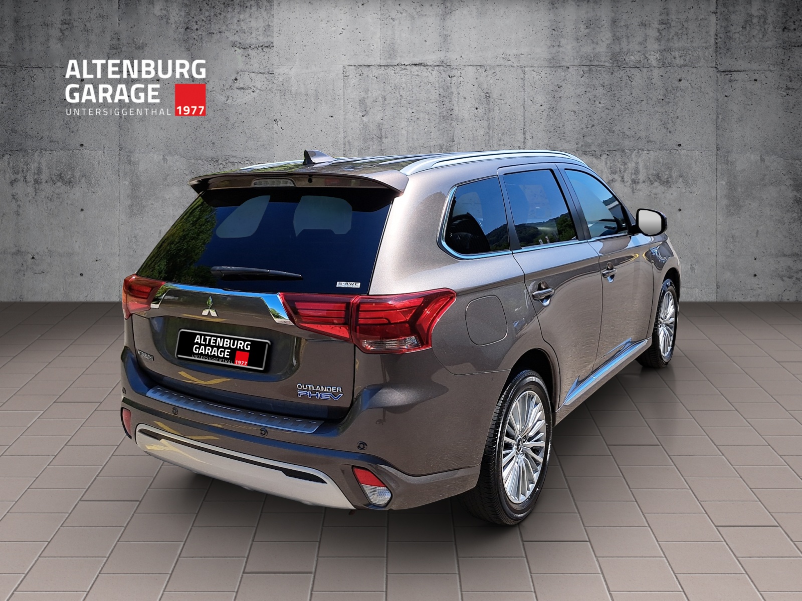 MITSUBISHI Outlander 2.4 PHEV Diamond-image-4