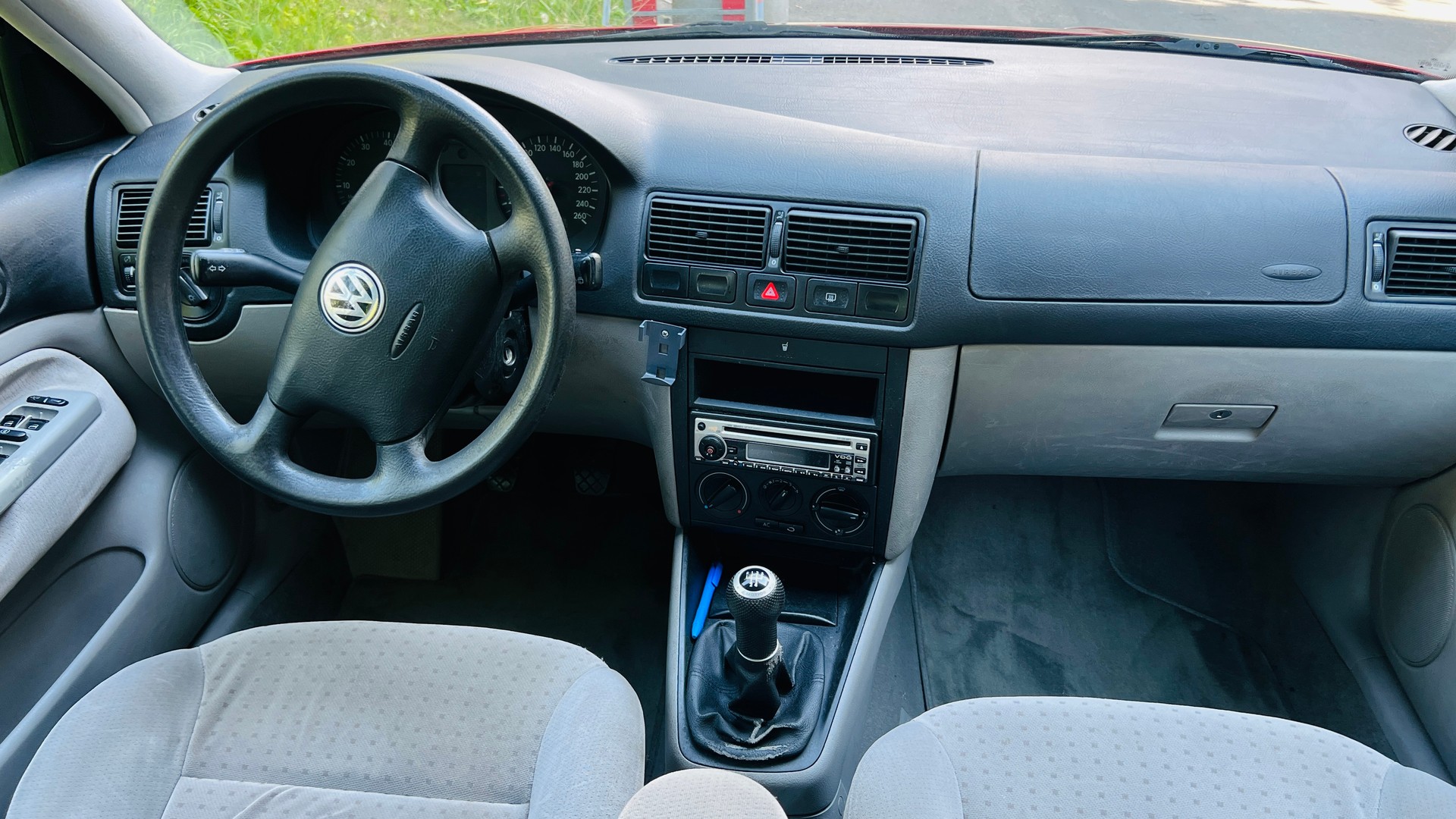 VW Golf 1.8 Trendline 4Motion-image-9