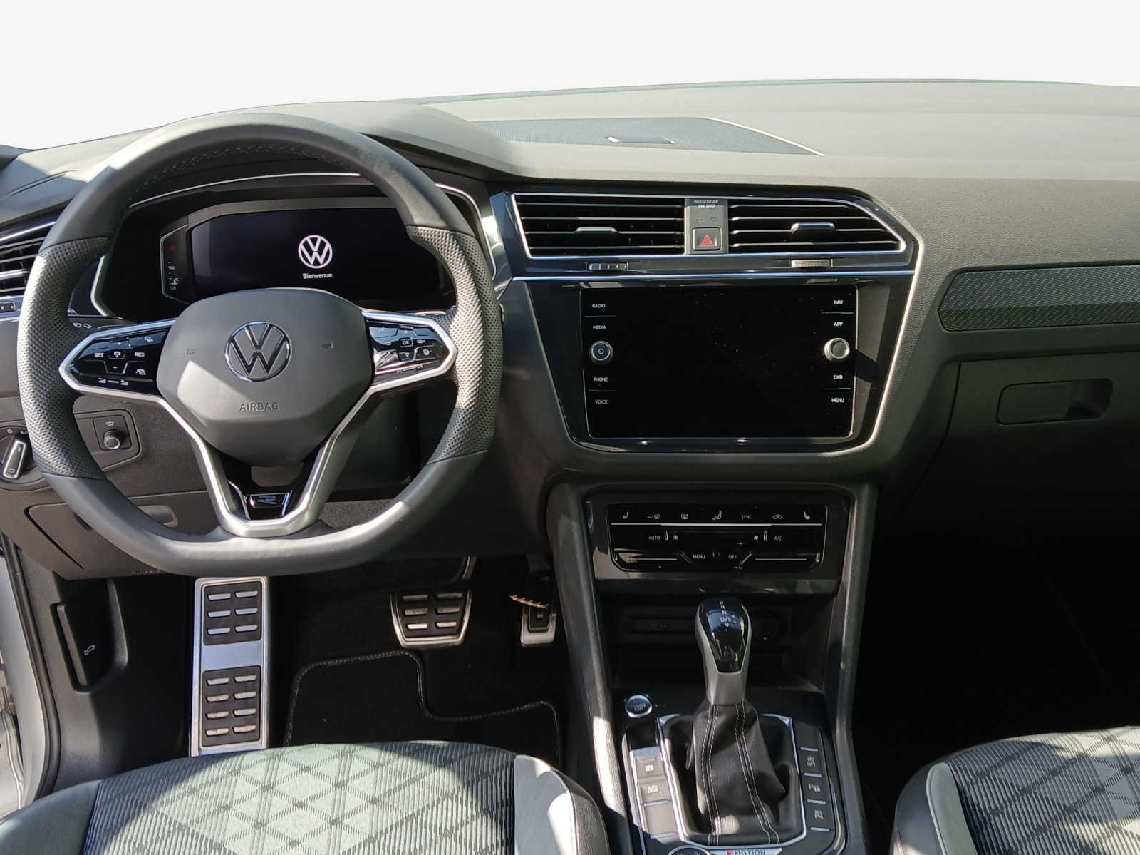 VW Tiguan 2.0TSI R-Line 4Motion DSG-image-8