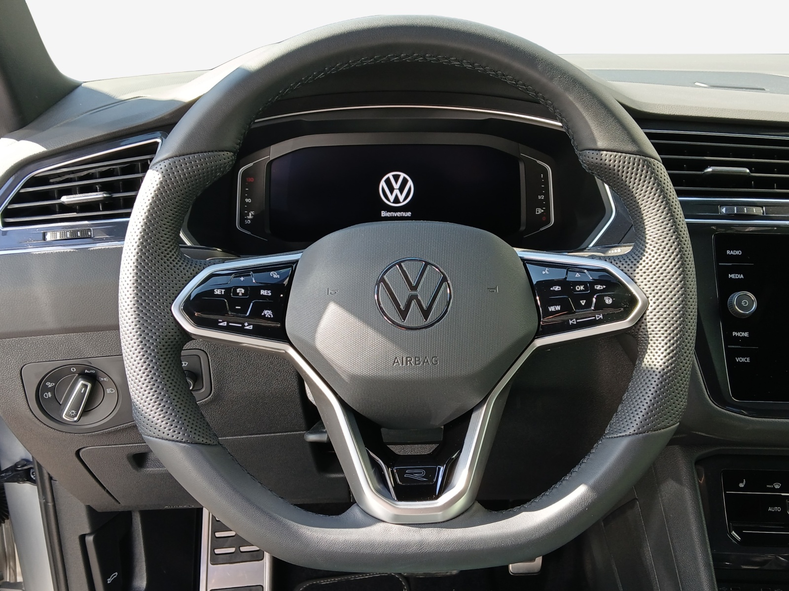 VW Tiguan 2.0TSI R-Line 4Motion DSG-image-9