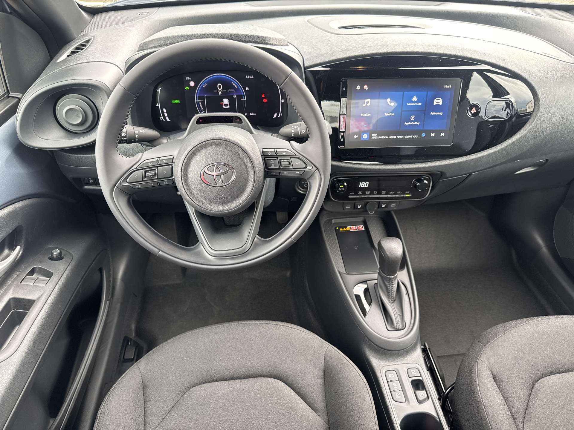 TOYOTA Aygo X 1.5 Comfort NEUES MODELL e-CVT Automat-image-4