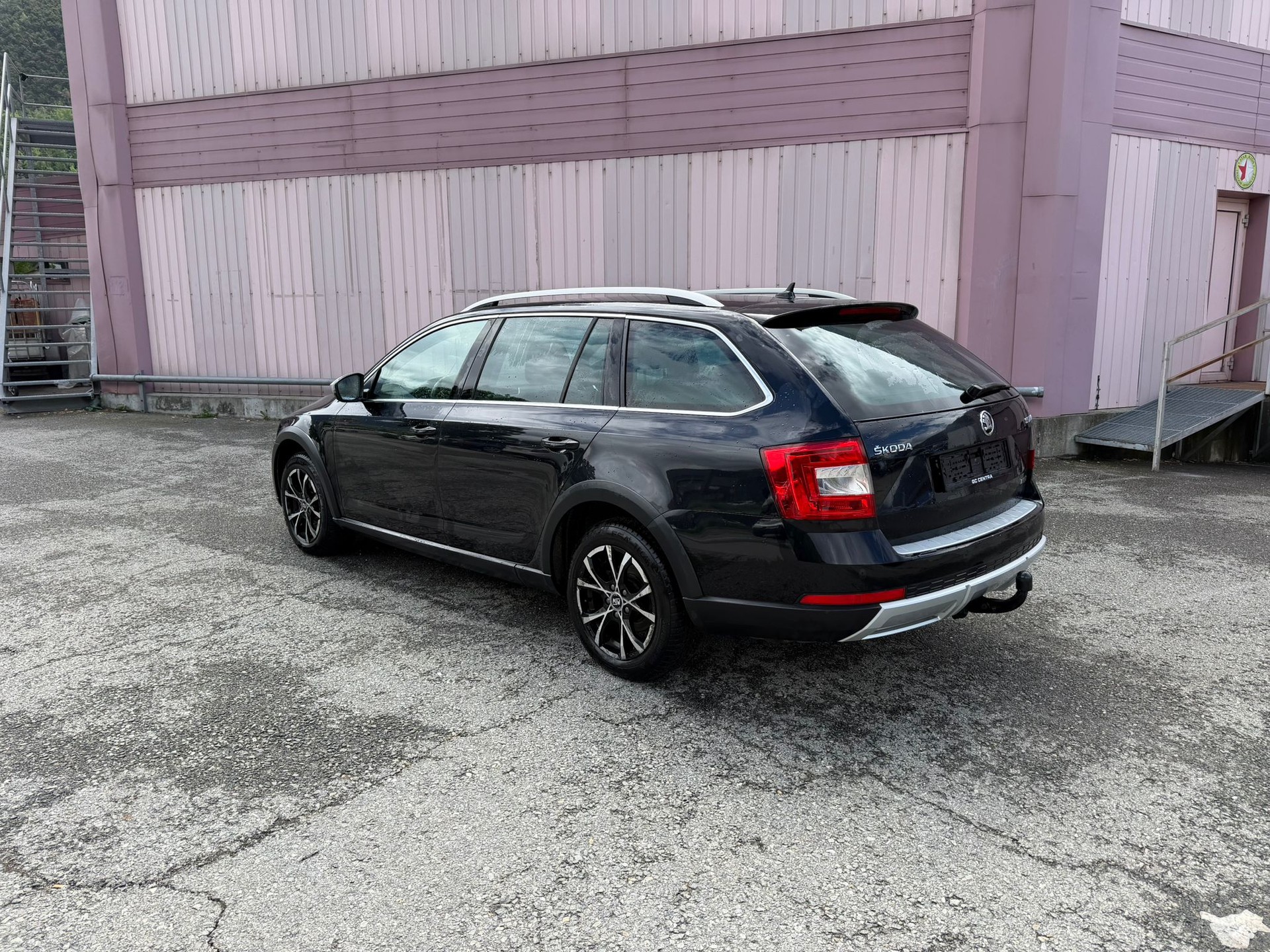 SKODA Octavia Combi 2.0 TDI Scout 4x4 DSG-image-5