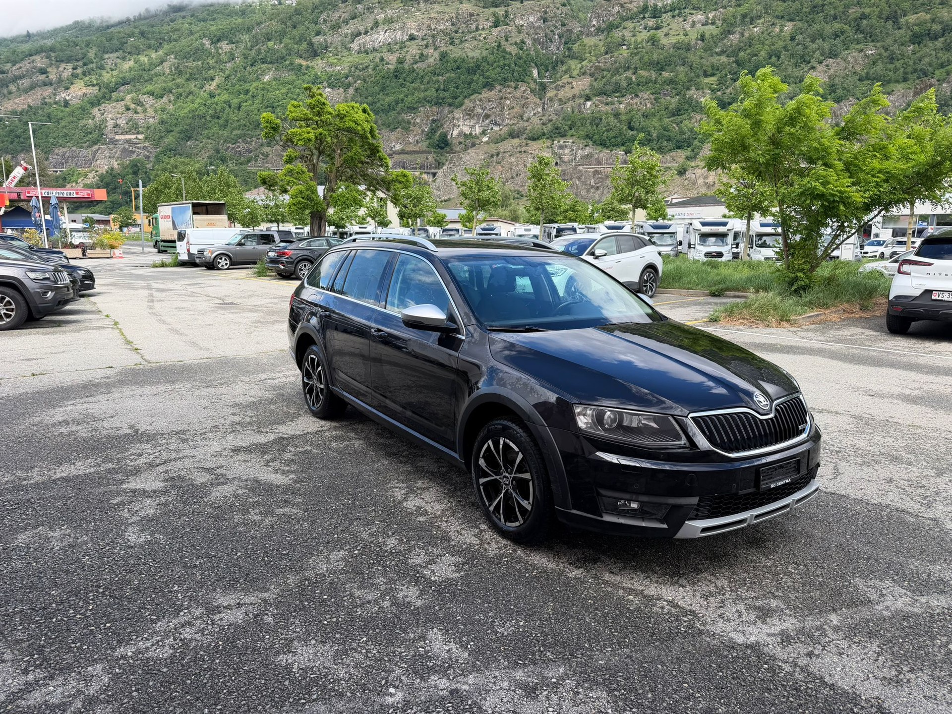 SKODA Octavia Combi 2.0 TDI Scout 4x4 DSG-image-0