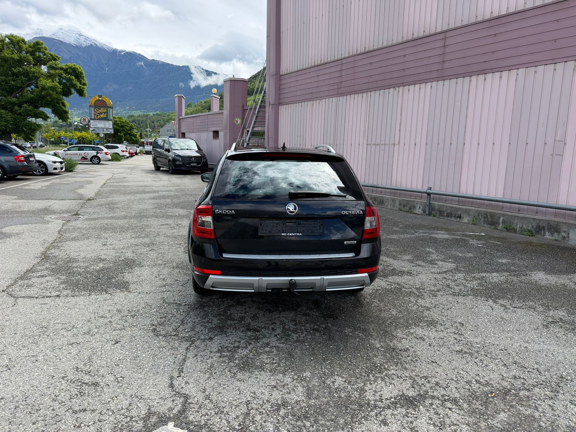SKODA Octavia Combi 2.0 TDI Scout 4x4 DSG-image-2