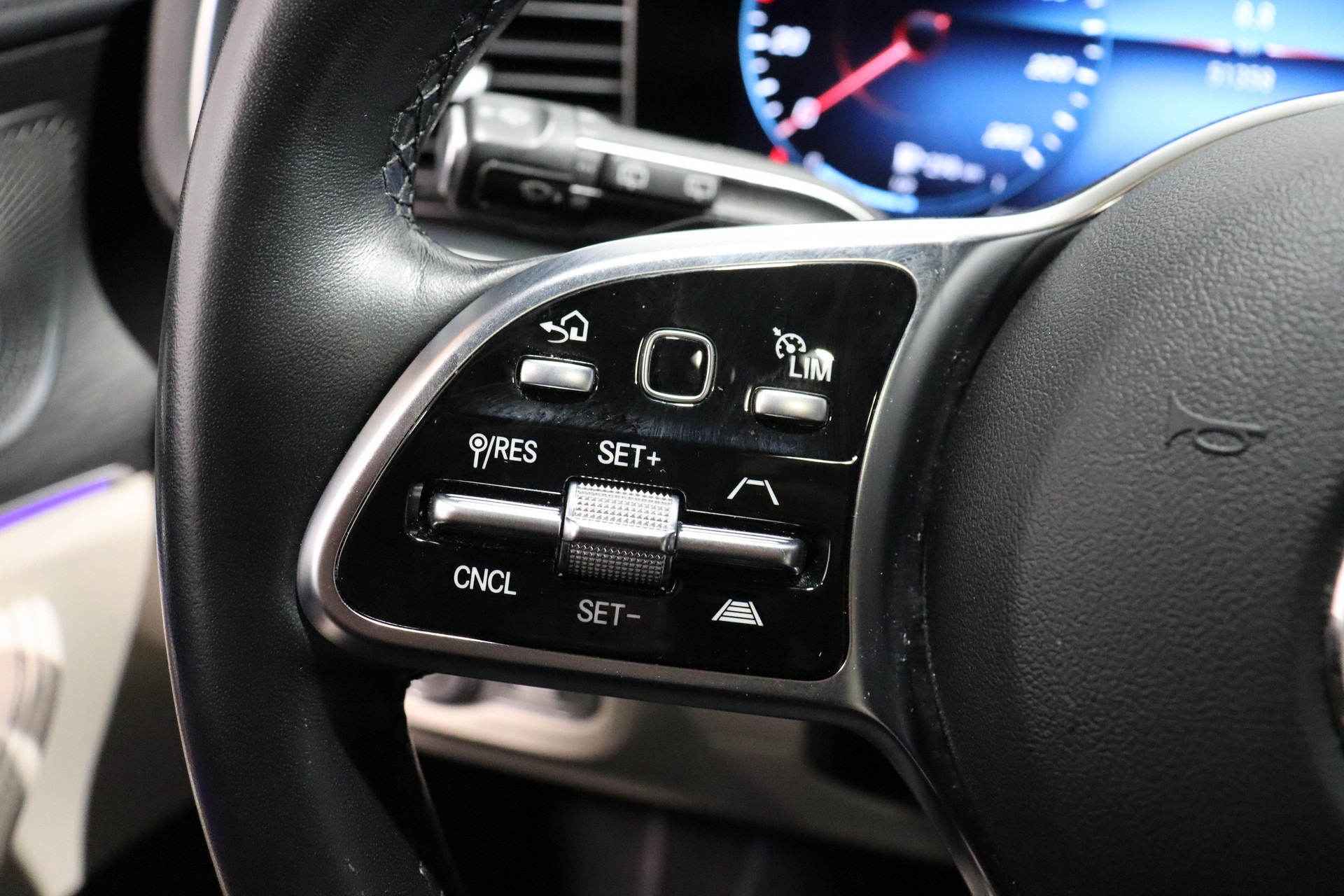 MERCEDES-BENZ GLE 450 AMG Line 4matic-image-16