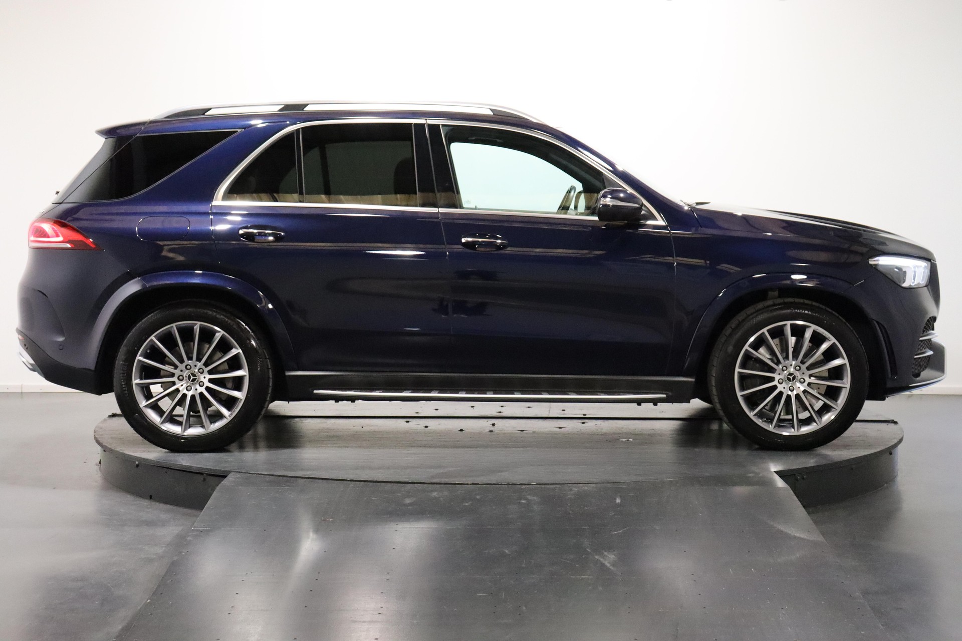 MERCEDES-BENZ GLE 450 AMG Line 4matic-image-5