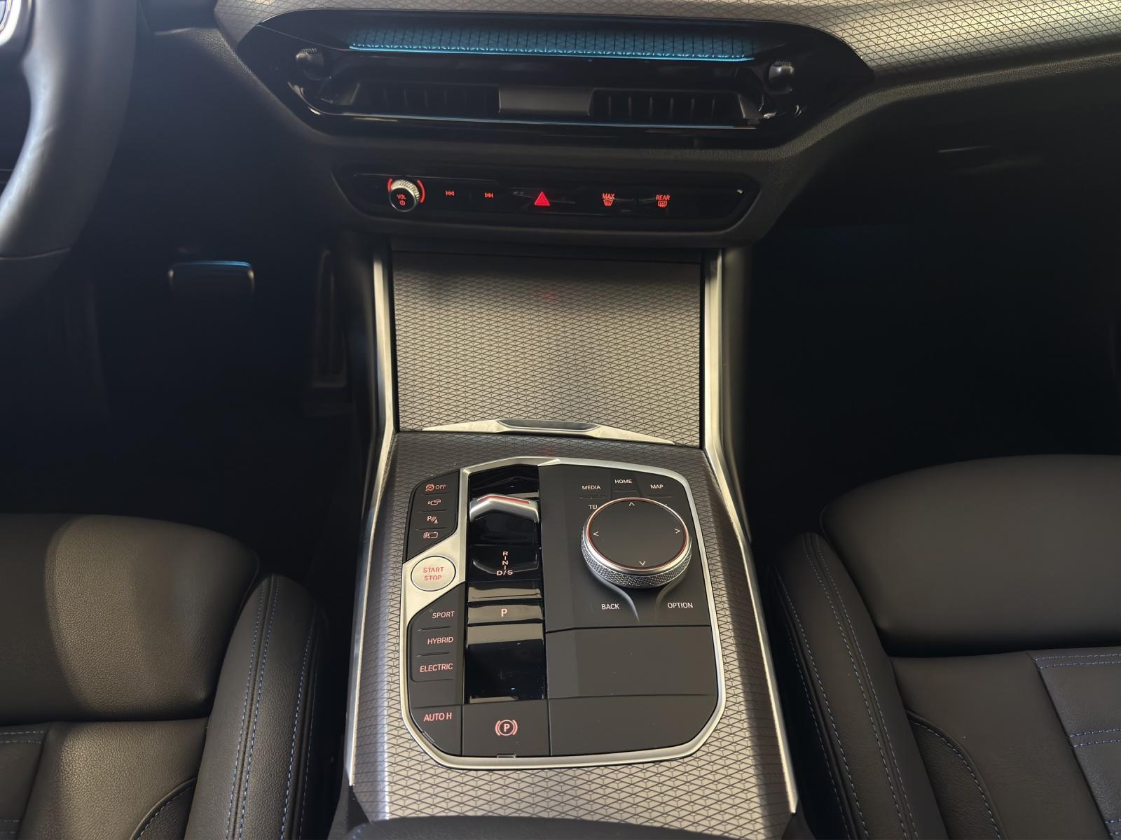 BMW 330e xDrive Touring M-SportPaket-image-16
