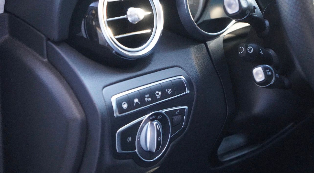 MERCEDES-BENZ GLC 350 e AMG Line 4Matic 7G-Tronic-image-43