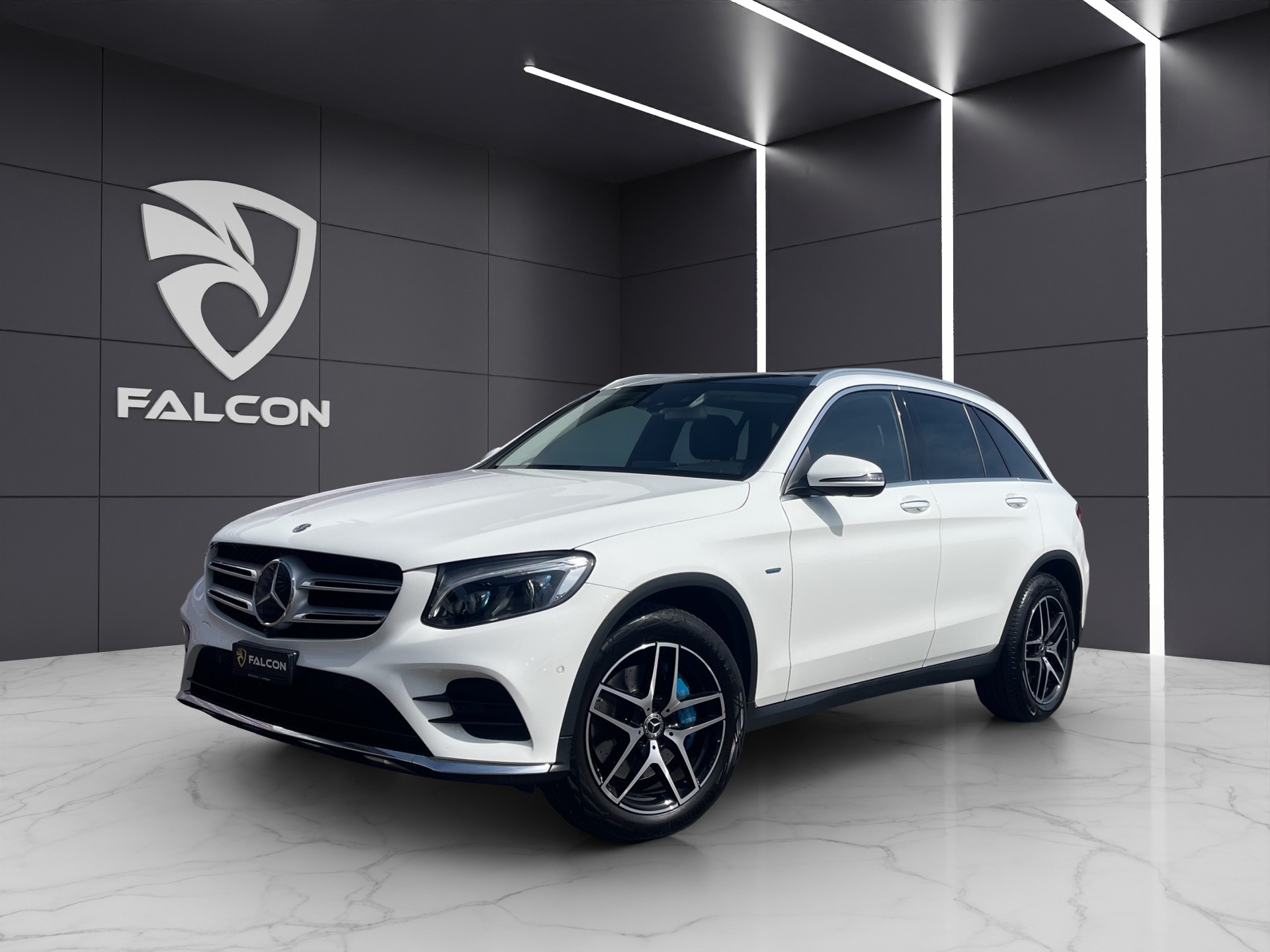 MERCEDES-BENZ GLC 350 e AMG Line 4Matic 7G-Tronic-image-0
