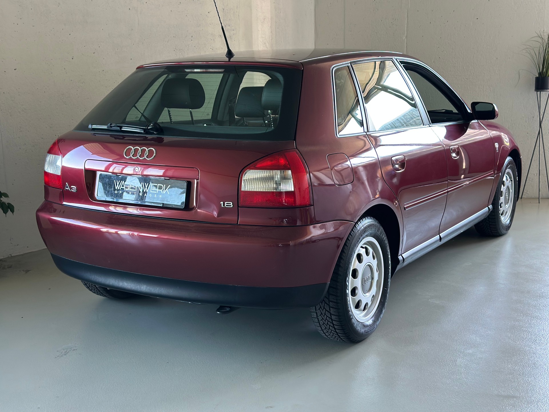 AUDI A3 1.8 Ambiente-image-6