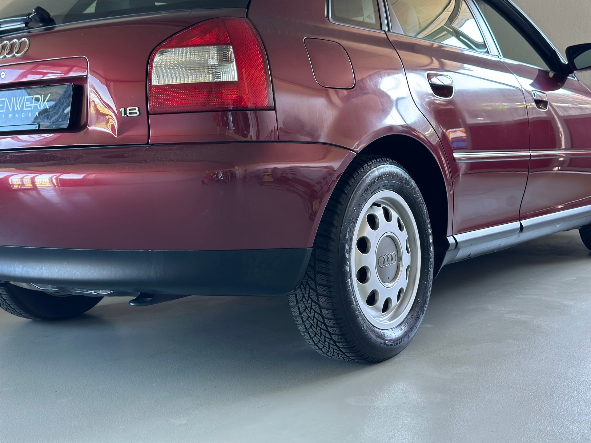 AUDI A3 1.8 Ambiente-image-8