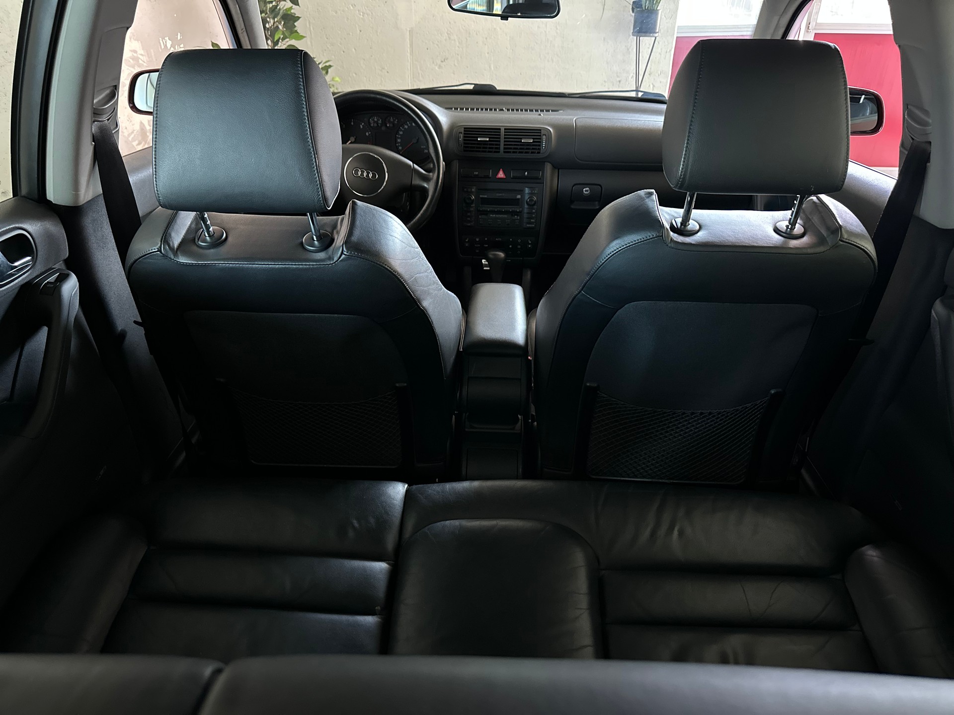 AUDI A3 1.8 Ambiente-image-17