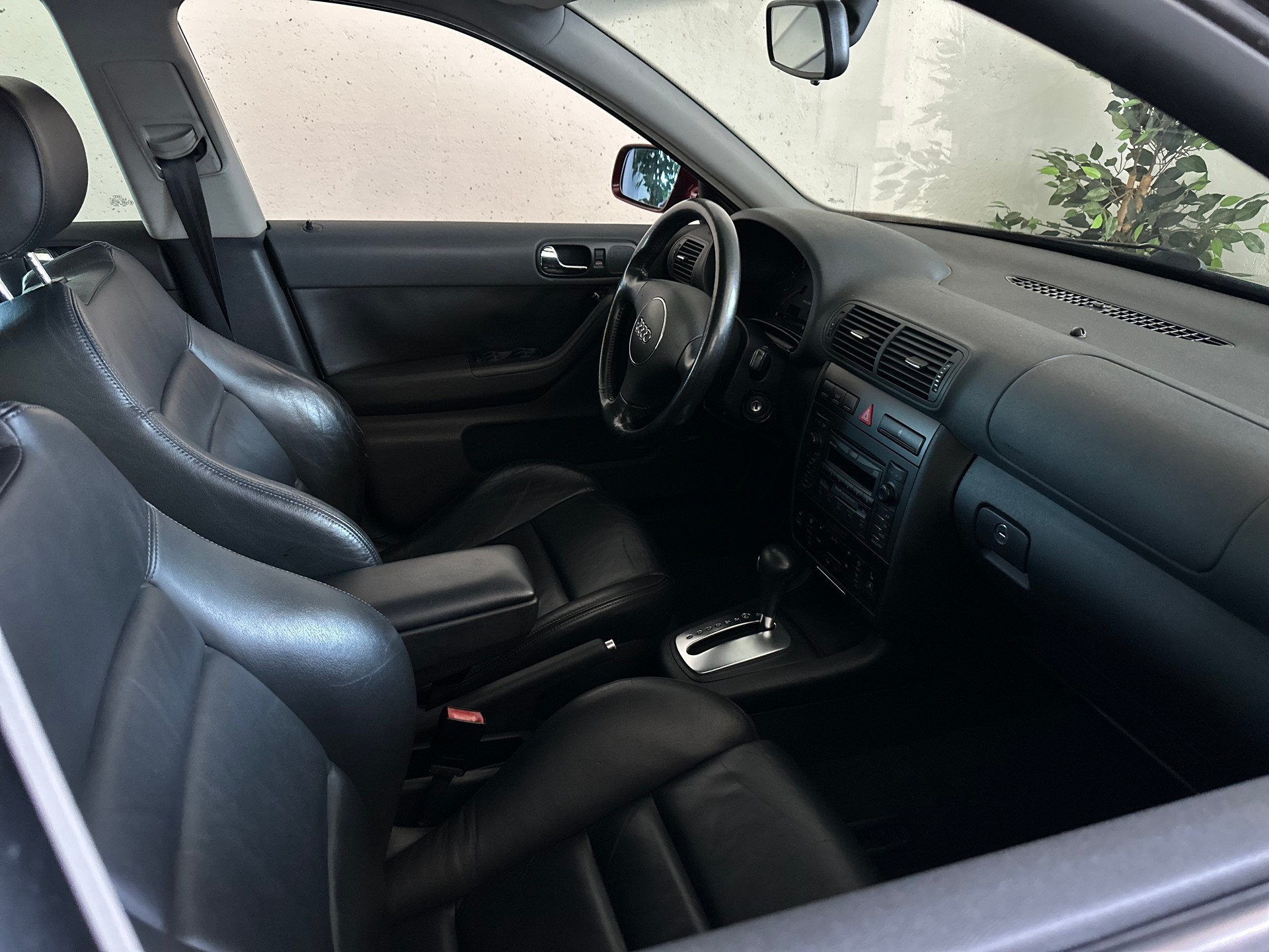AUDI A3 1.8 Ambiente-image-9