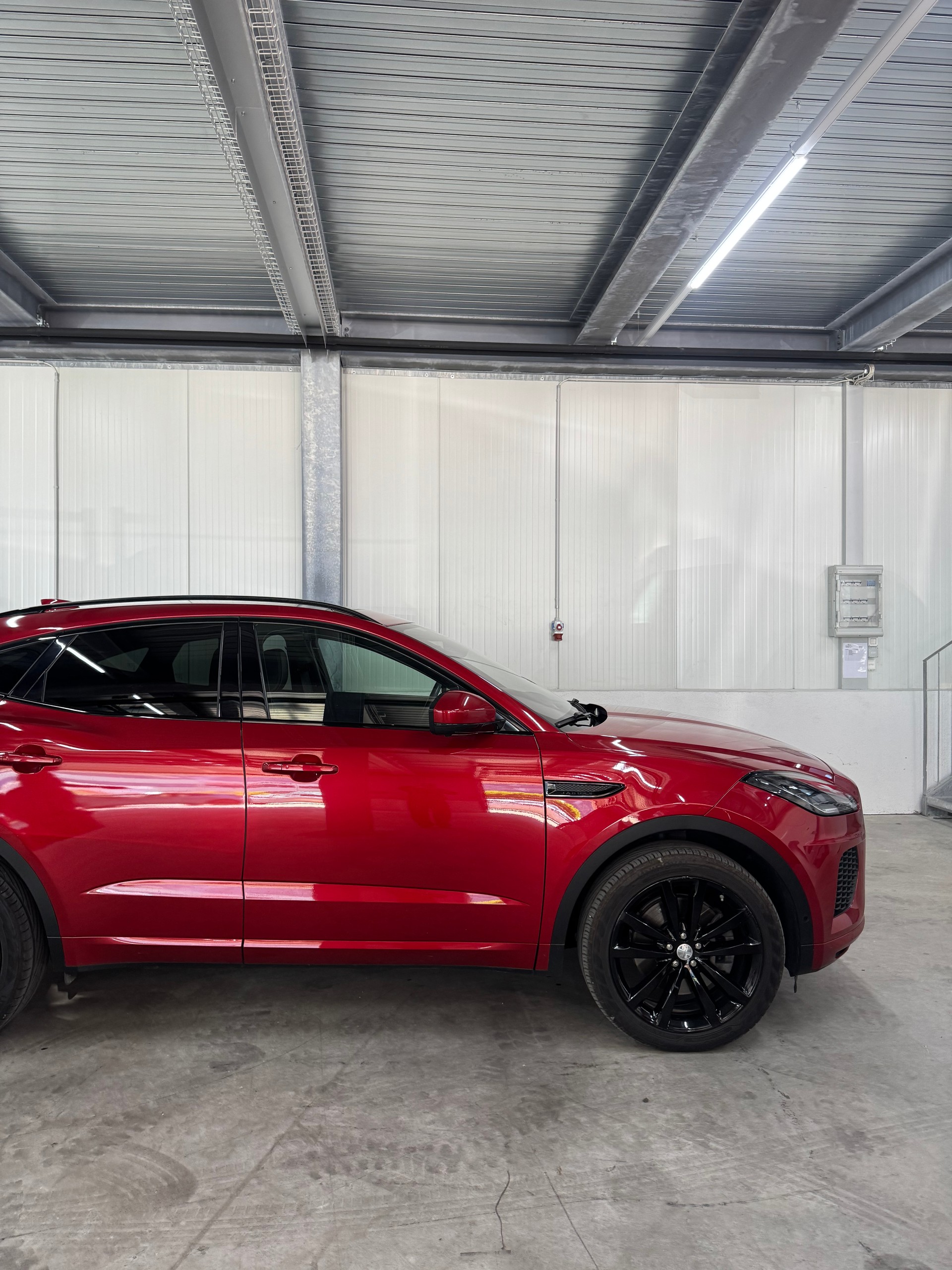 JAGUAR E-Pace 2.0 P300 SE AWD Automatik-image-6