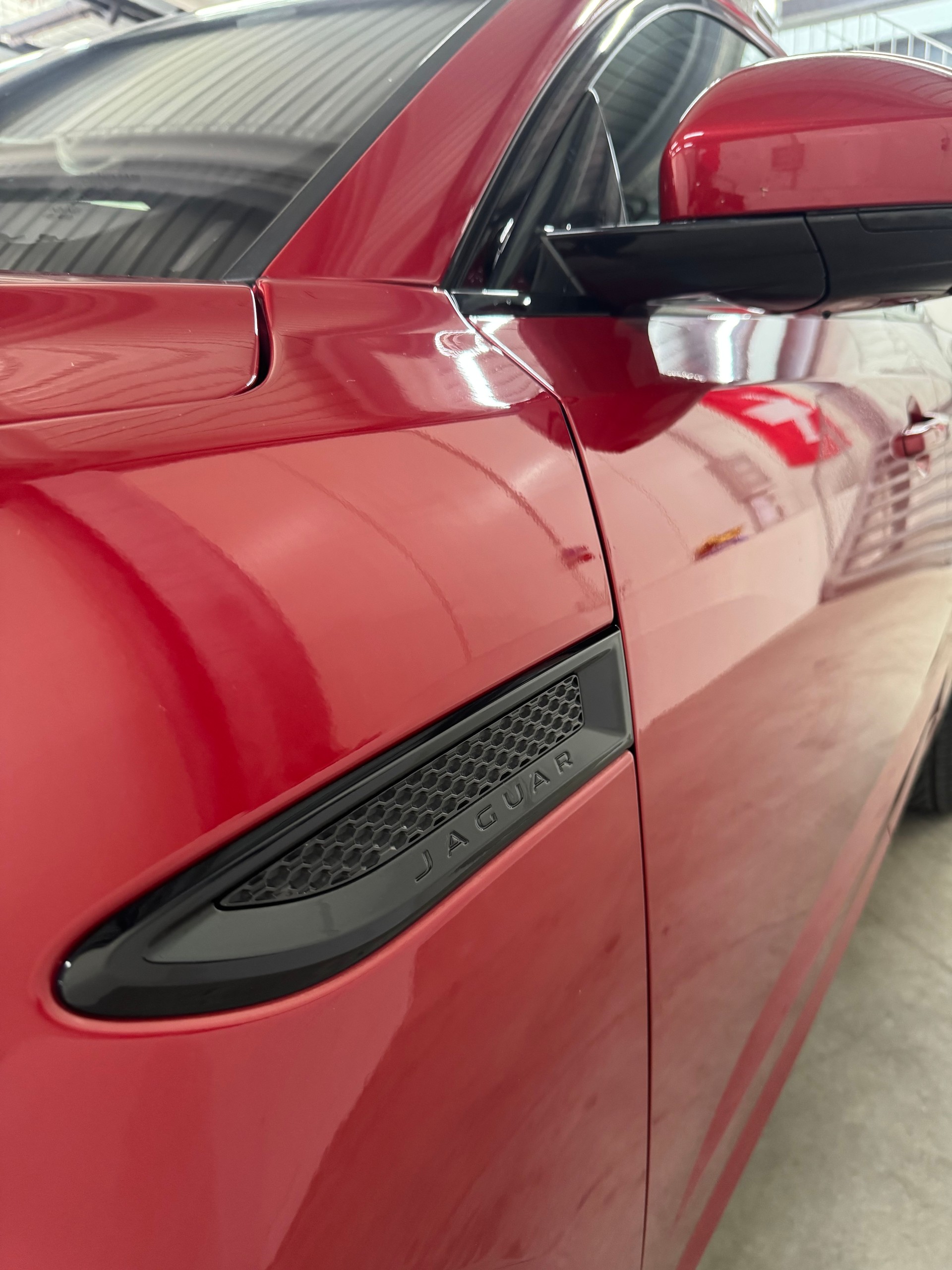 JAGUAR E-Pace 2.0 P300 SE AWD Automatik-image-8