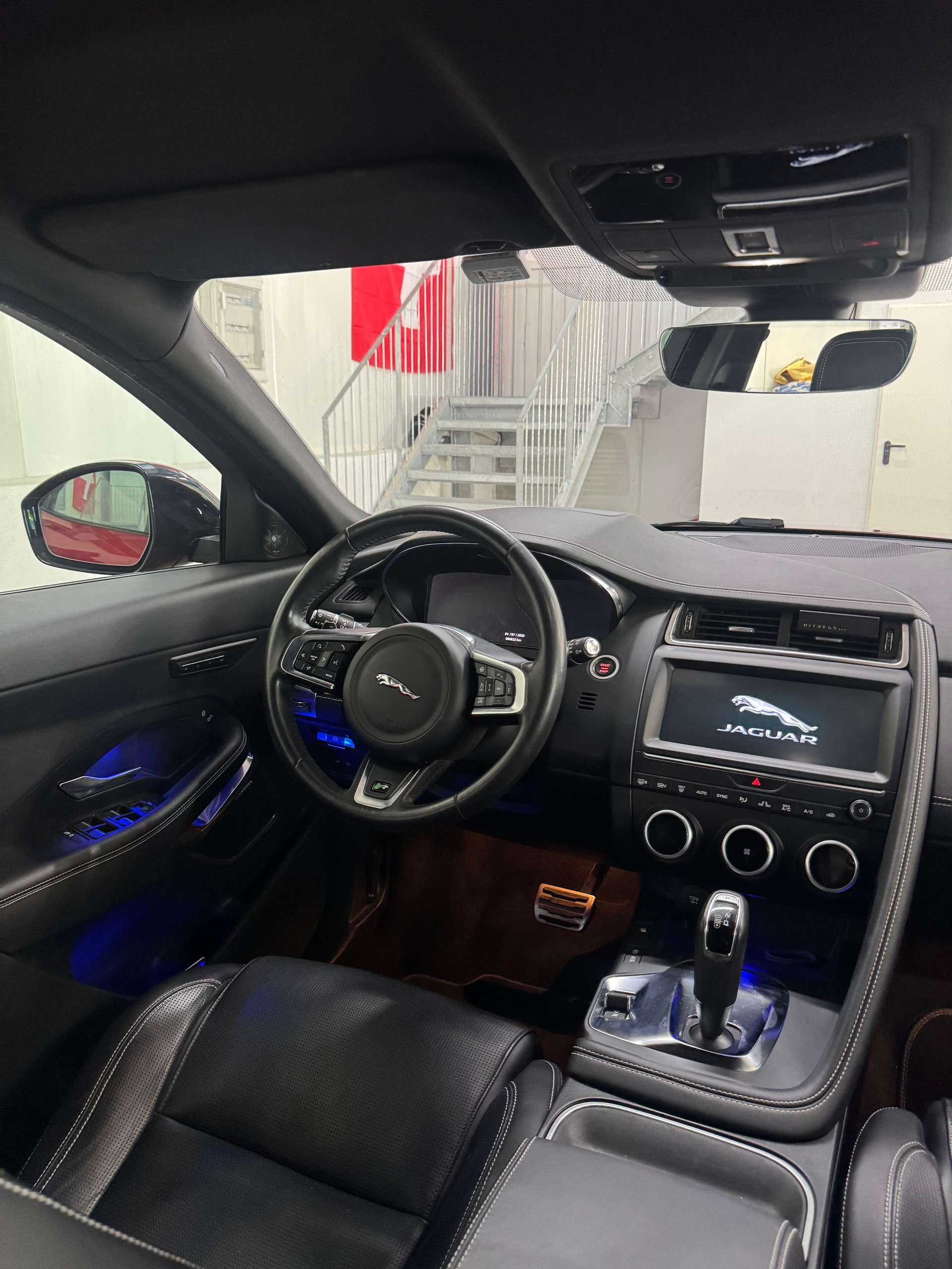 JAGUAR E-Pace 2.0 P300 SE AWD Automatik-image-20