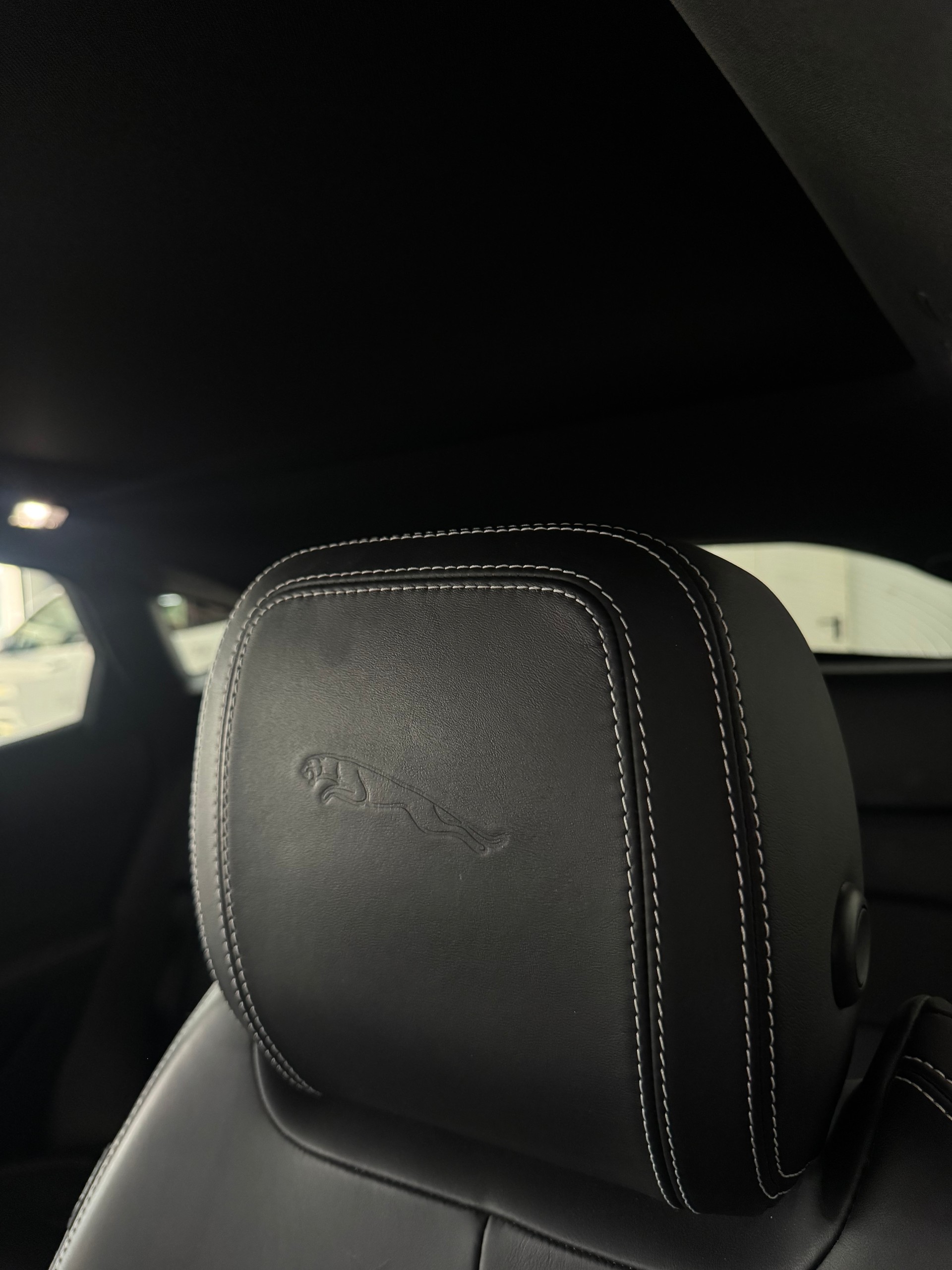 JAGUAR E-Pace 2.0 P300 SE AWD Automatik-image-19