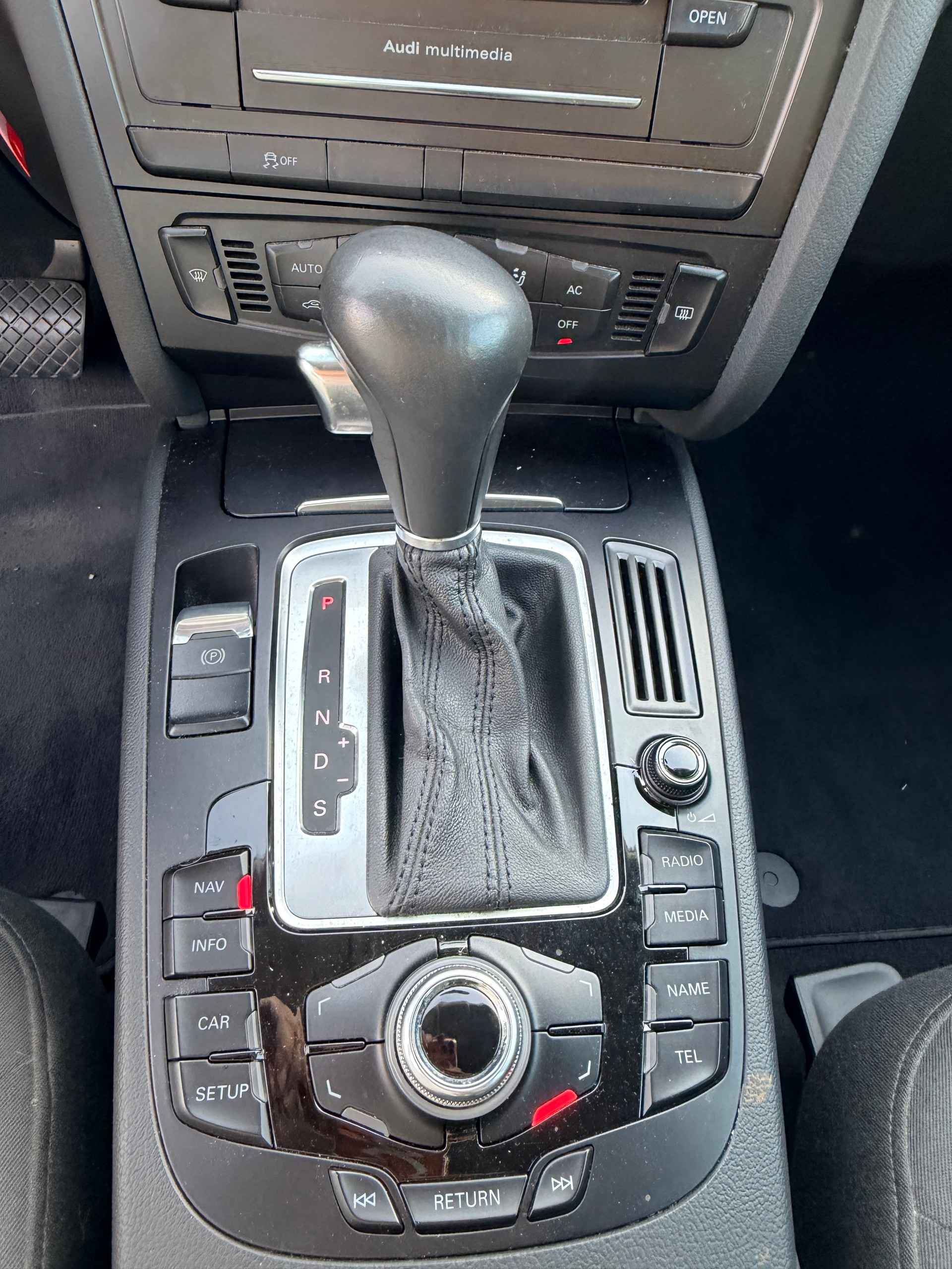 AUDI A4 Avant 1.8 TFSI multitronic-image-21