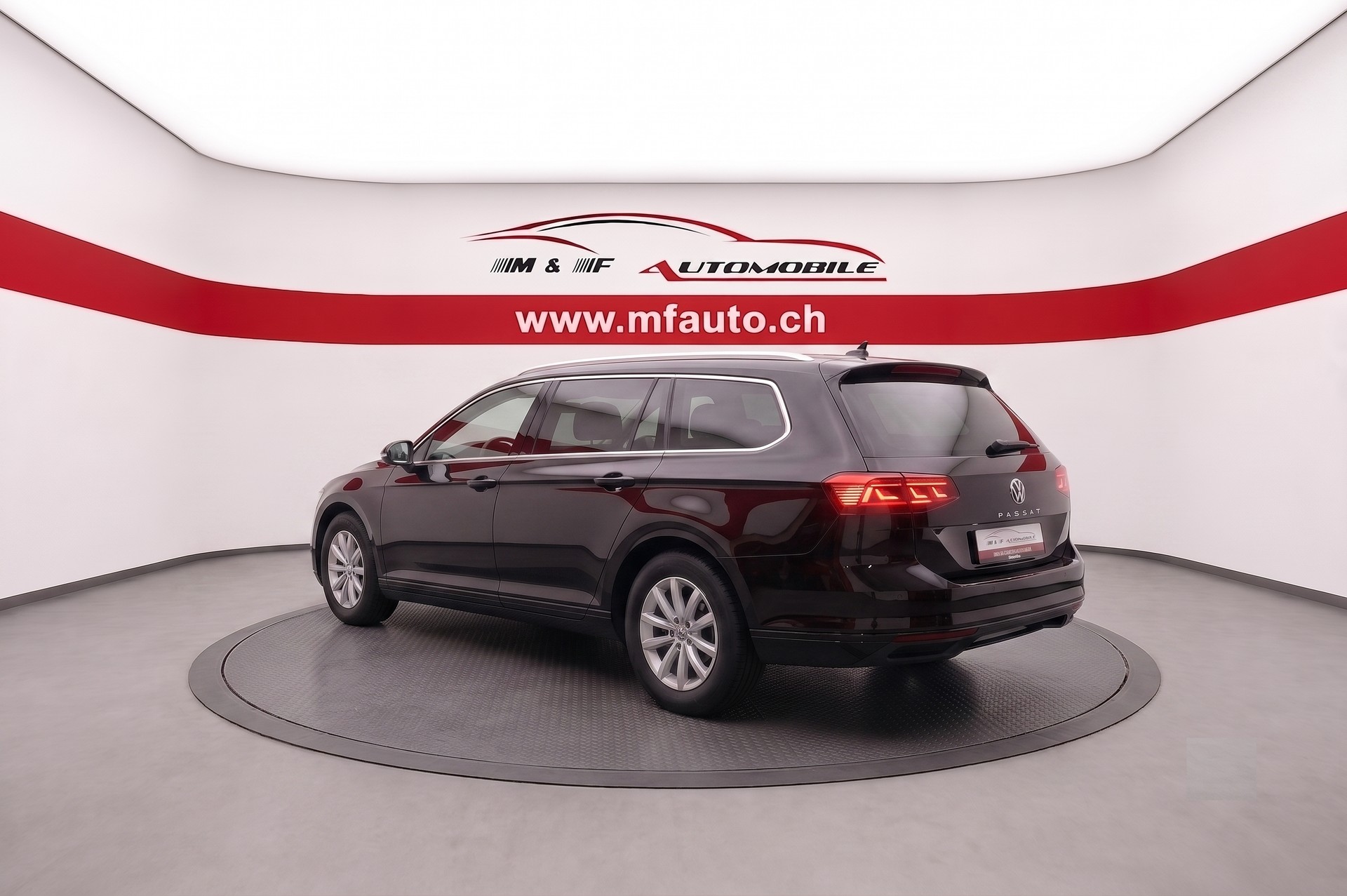 VW Passat Variant 2.0 TDI 150 Business DSG-image-3