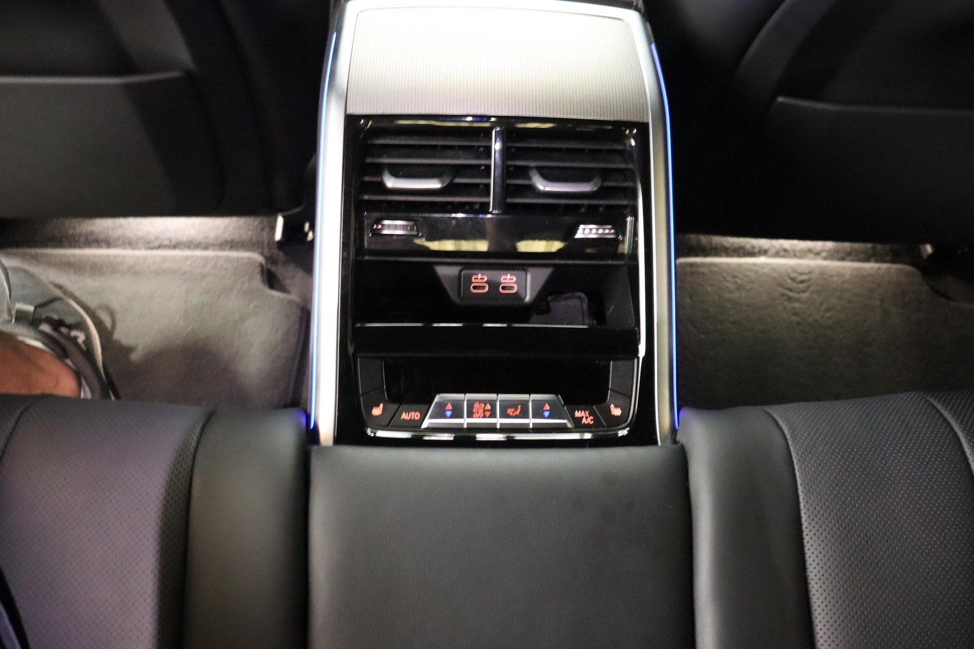 BMW 840d xDrive Gran Coupé-image-11