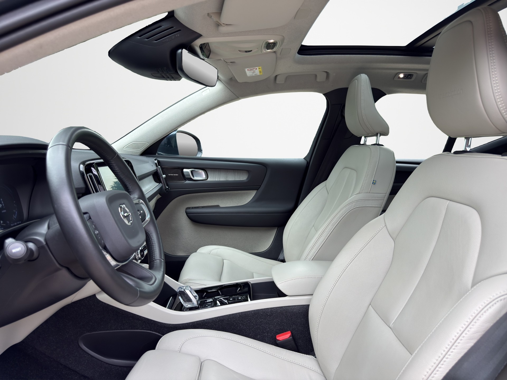 VOLVO XC40 T5 TwE Inscription Expression DCT-image-8