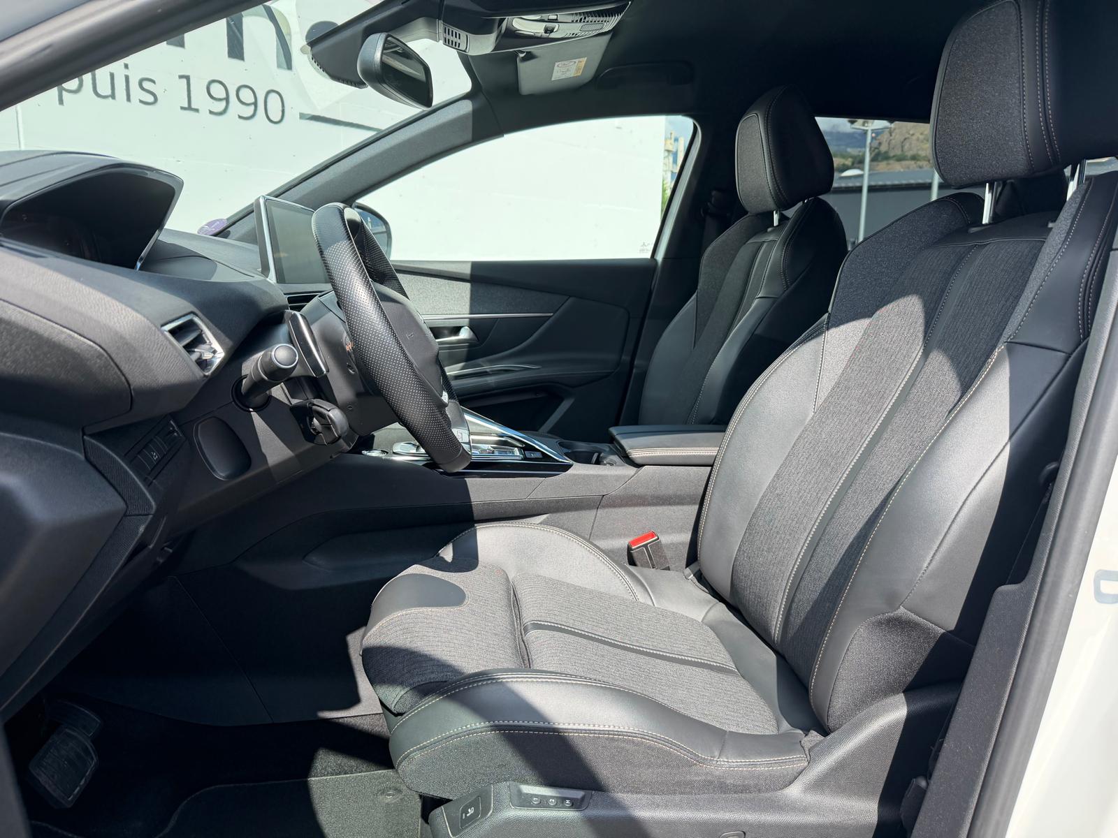 PEUGEOT 3008 1.2 PureTech GT Line EAT-image-6