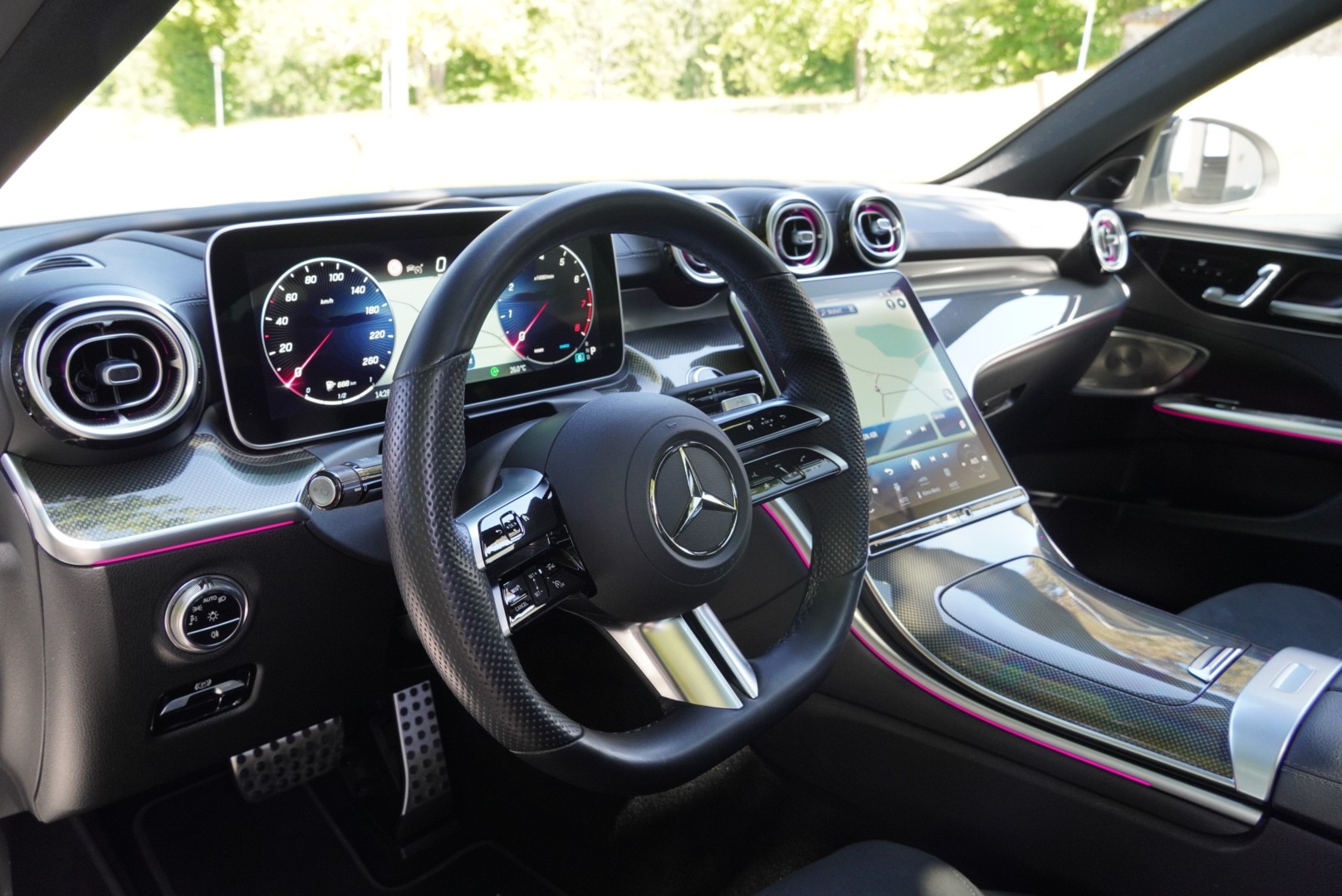 MERCEDES-BENZ C 200 4Matic AMG Line-image-6