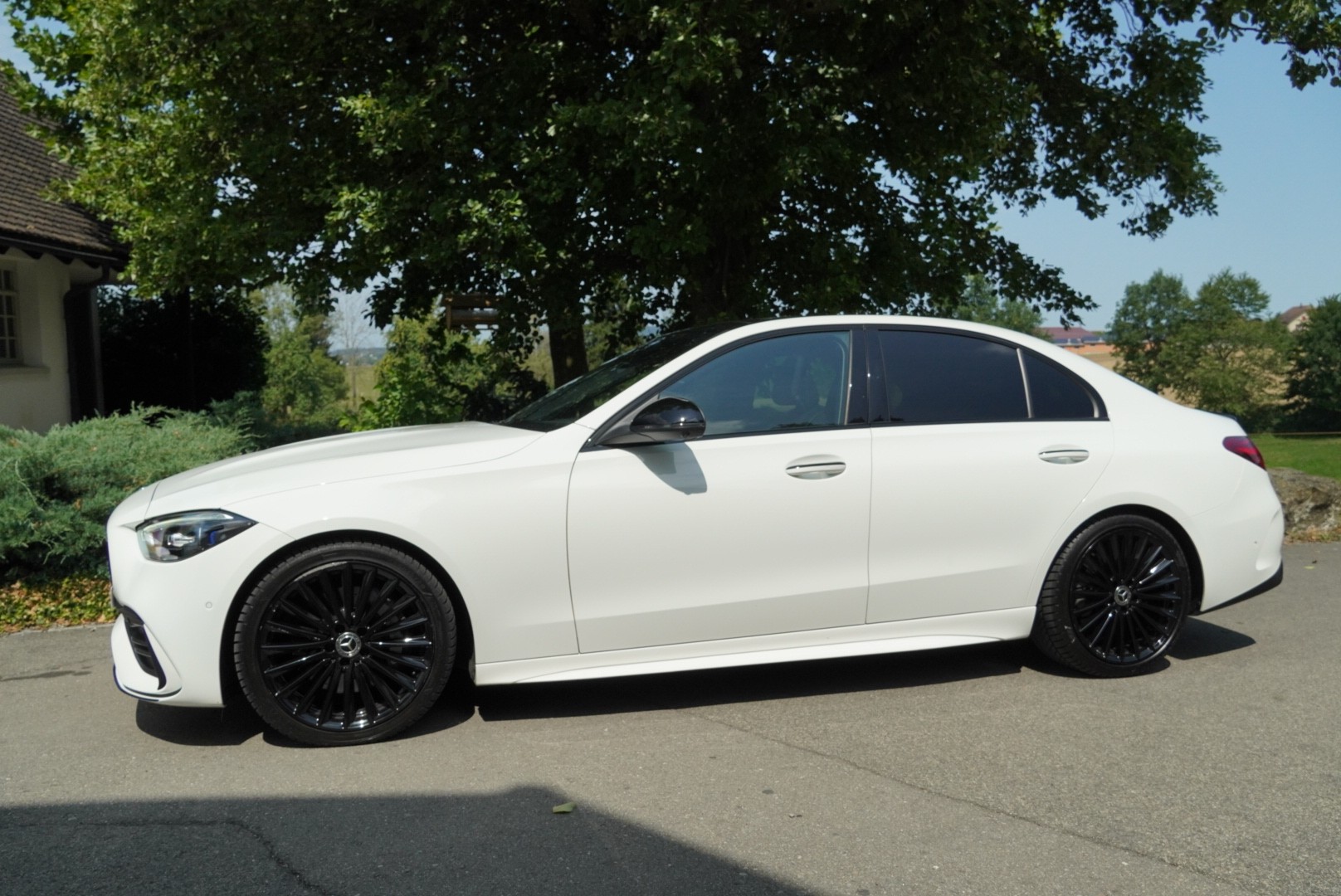 MERCEDES-BENZ C 200 4Matic AMG Line-showroom-element-3