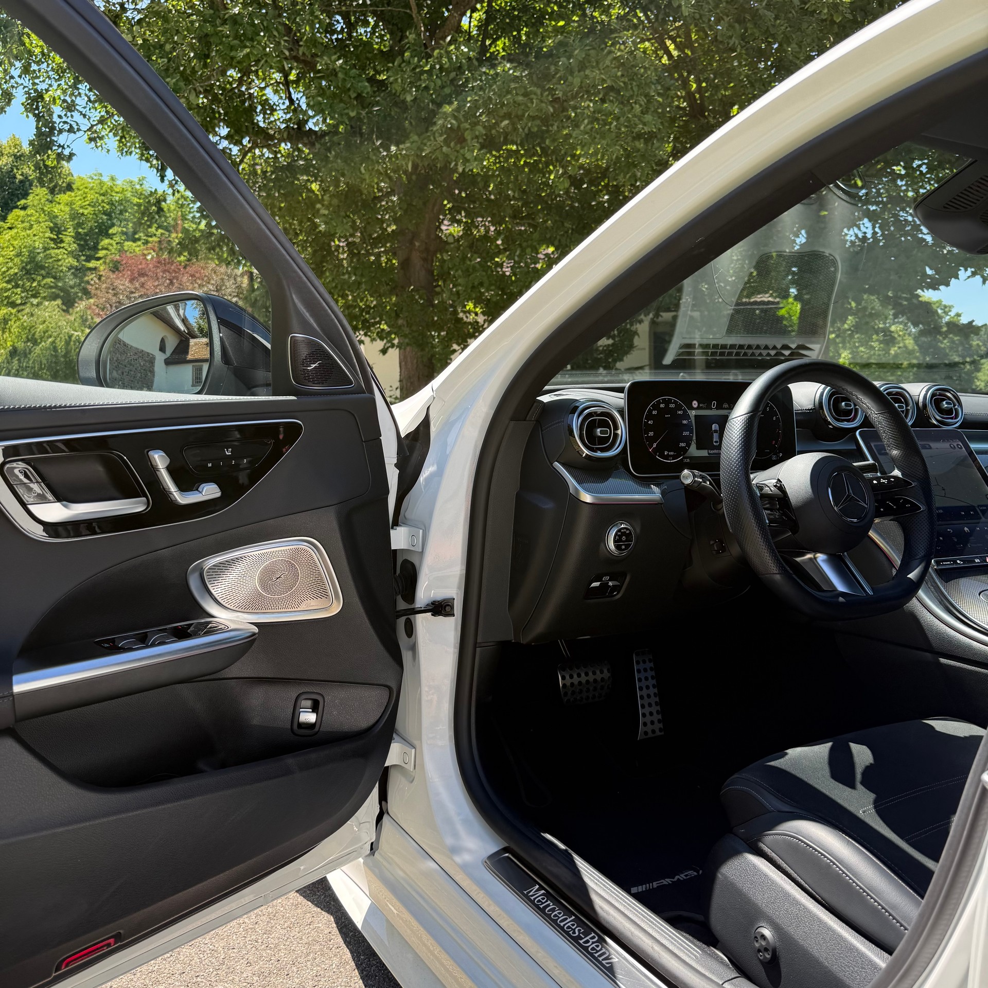 MERCEDES-BENZ C 200 4Matic AMG Line-image-7