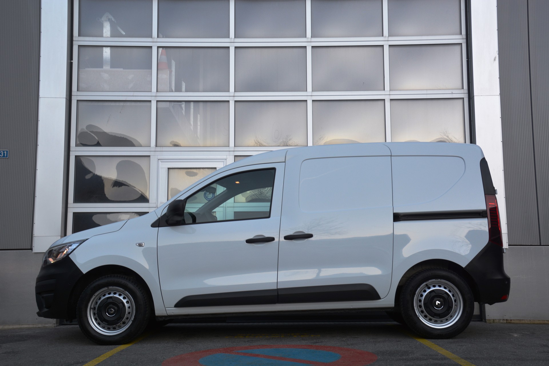 RENAULT Express 1.3TCe 100 PF Extra-image-3