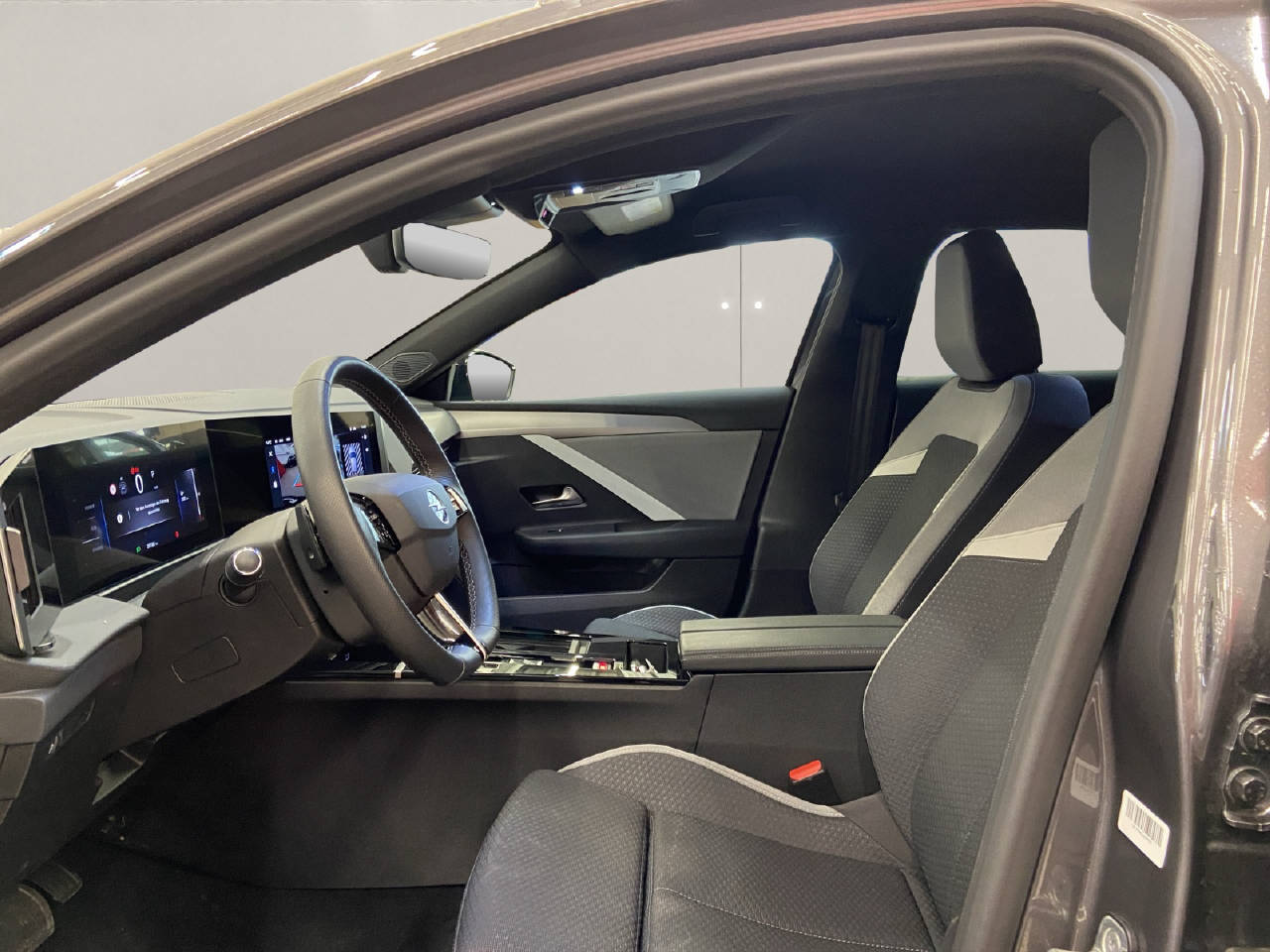 OPEL Astra 1.2 T Hybrid Edition-image-4