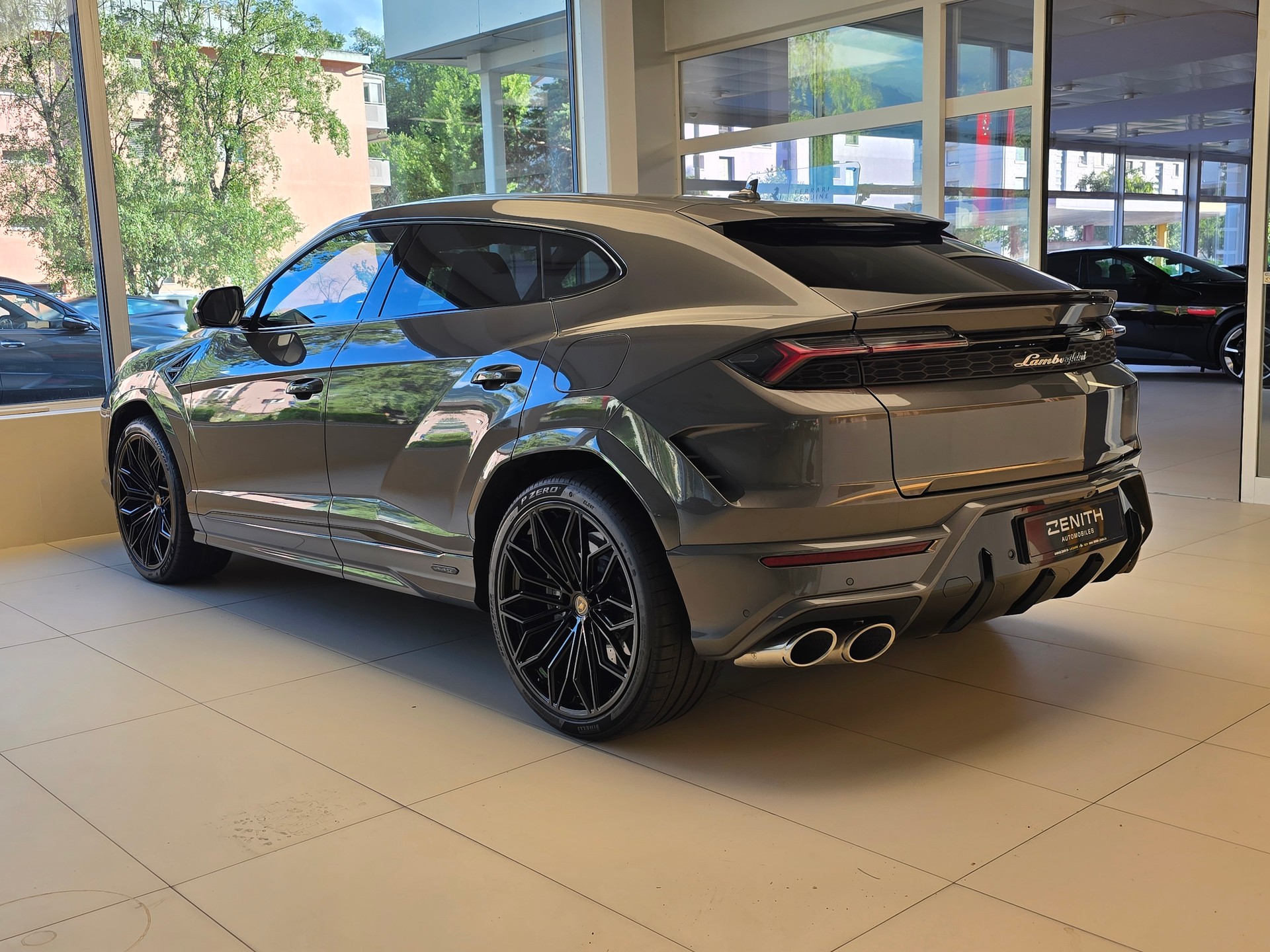 LAMBORGHINI Urus SE-image-6