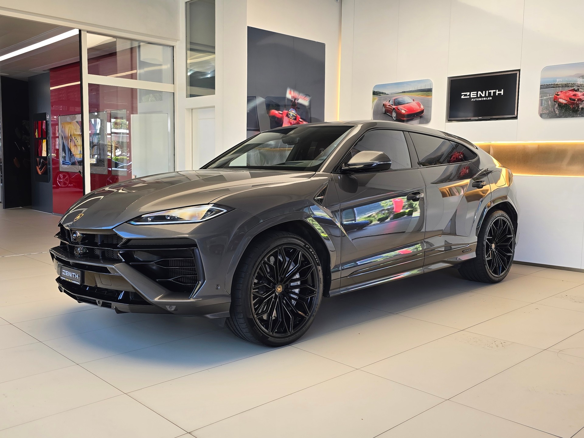 LAMBORGHINI Urus SE-image-0