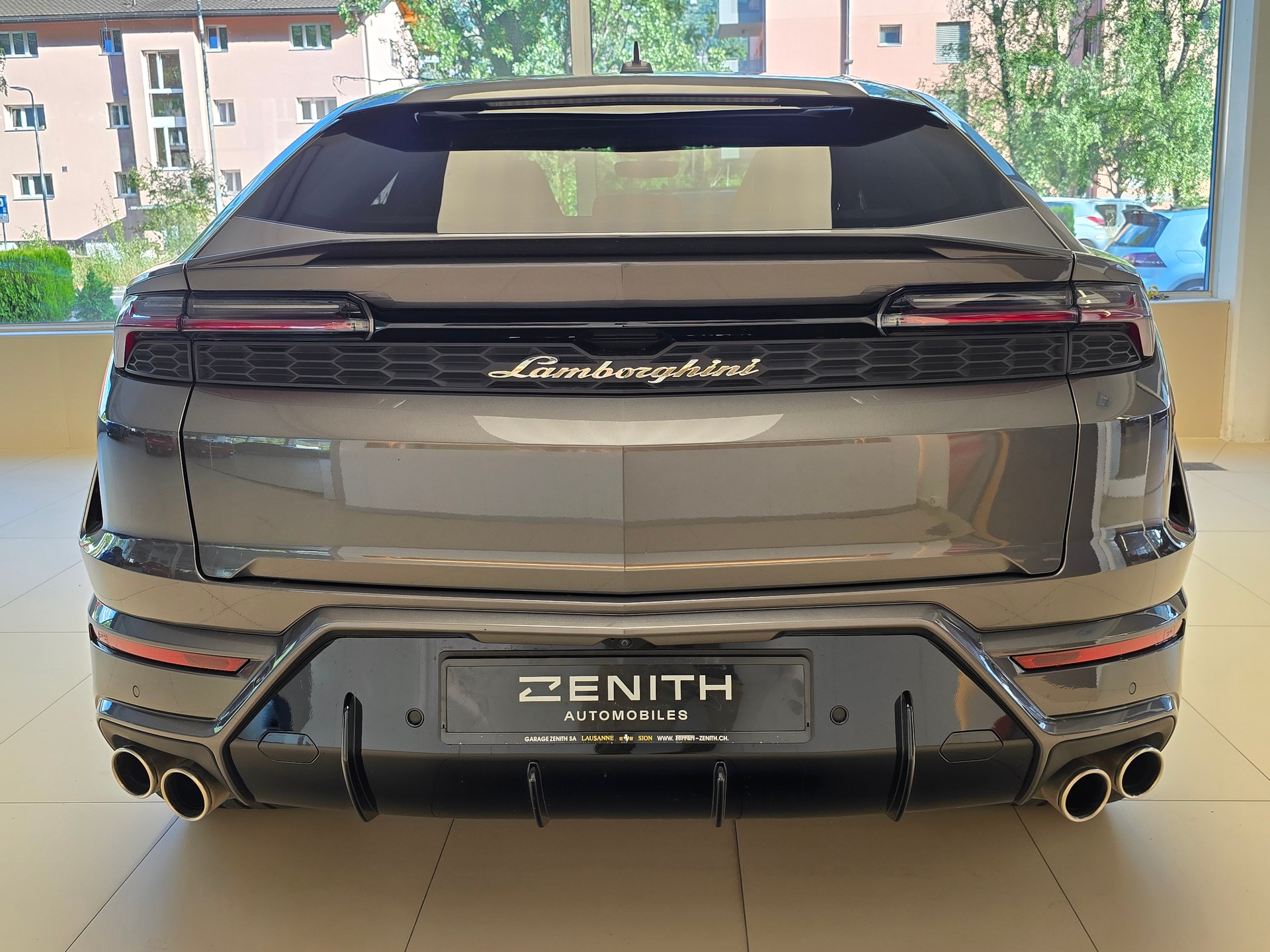 LAMBORGHINI Urus SE-image-5