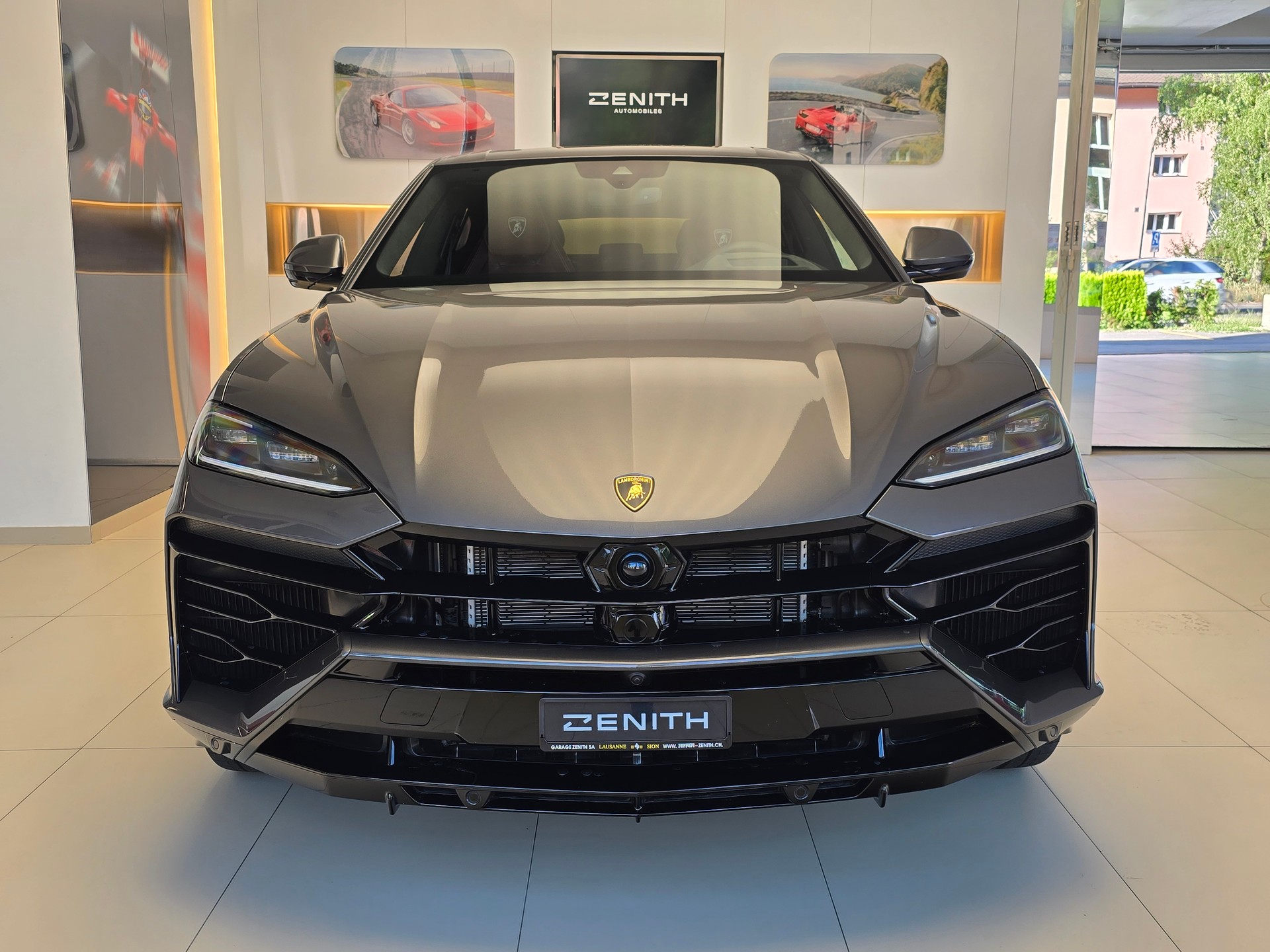 LAMBORGHINI Urus SE-image-1