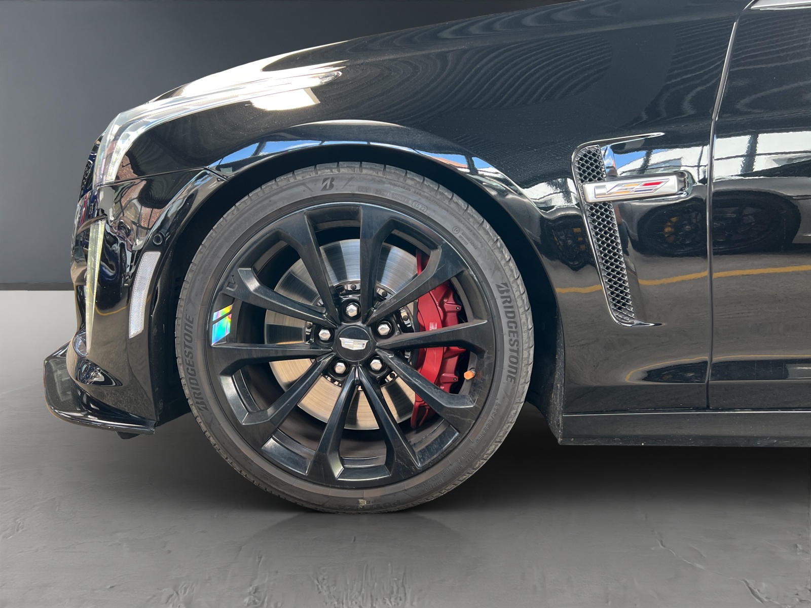 CADILLAC CTS-V Sedan 6.2 Supercharged Automatic-image-14