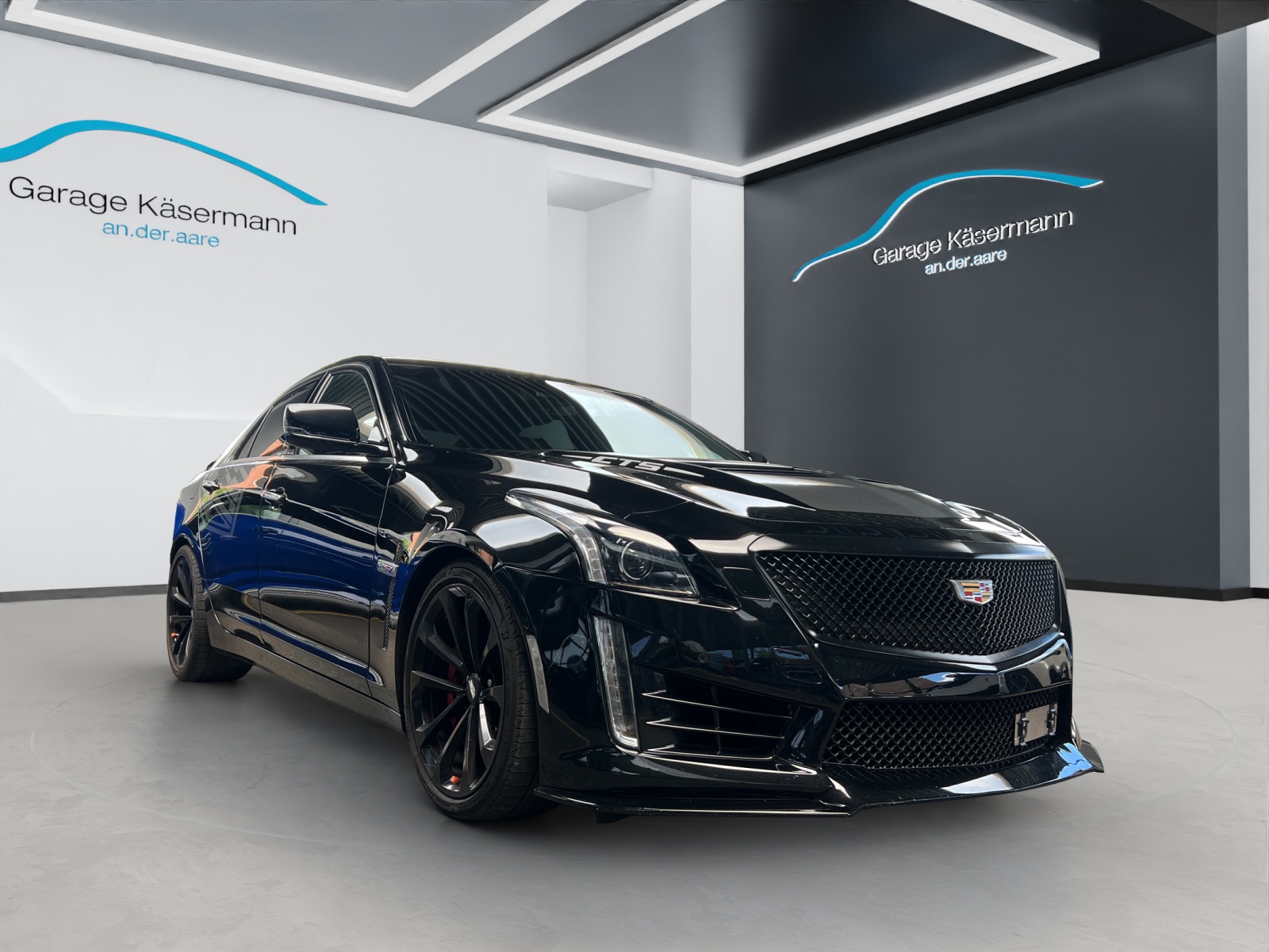 CADILLAC CTS-V Sedan 6.2 Supercharged Automatic-image-2